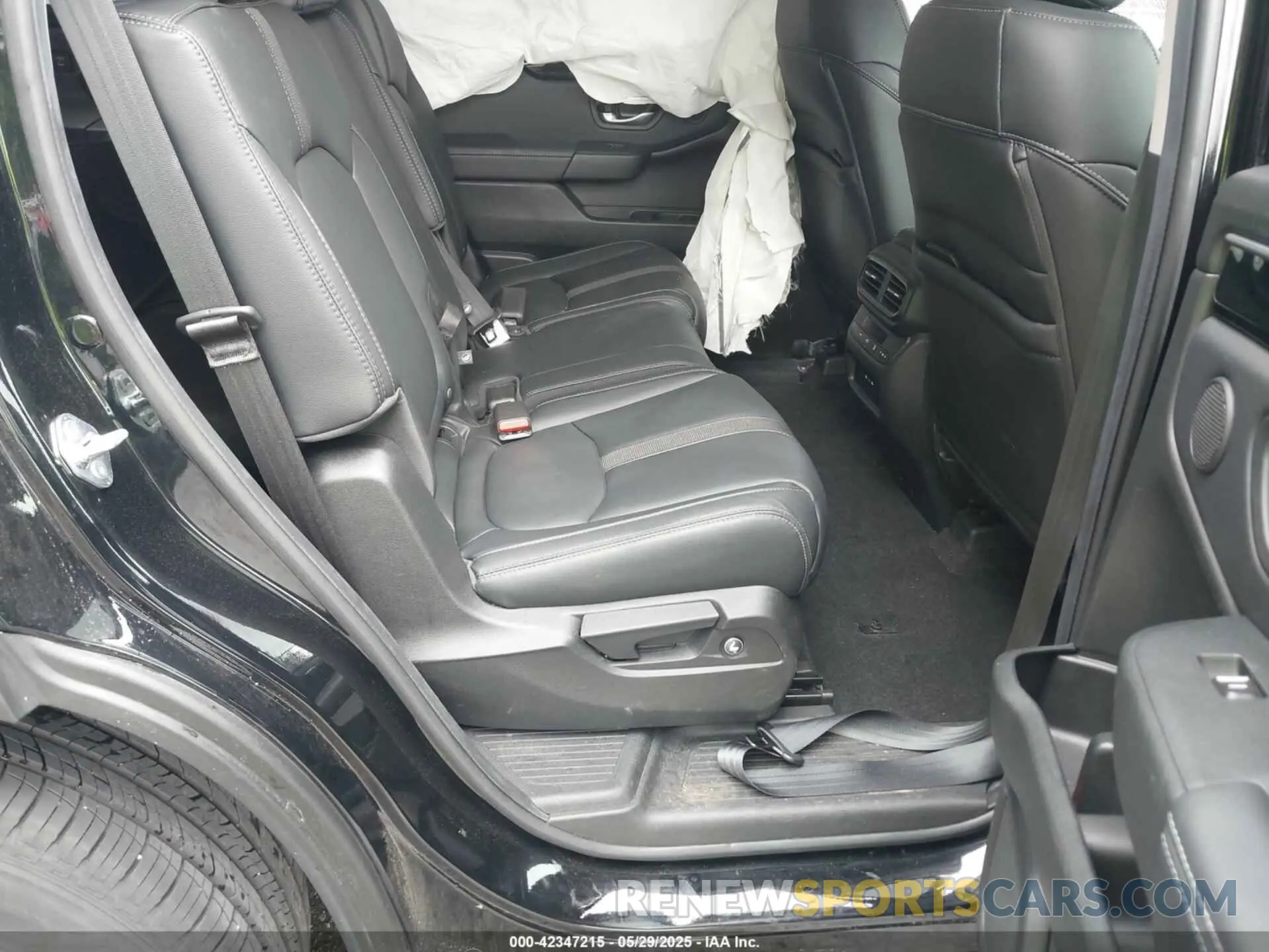 8 fotografías del automóvil dañado 5FNYG2H4XSB020133 HONDA PILOT 2025