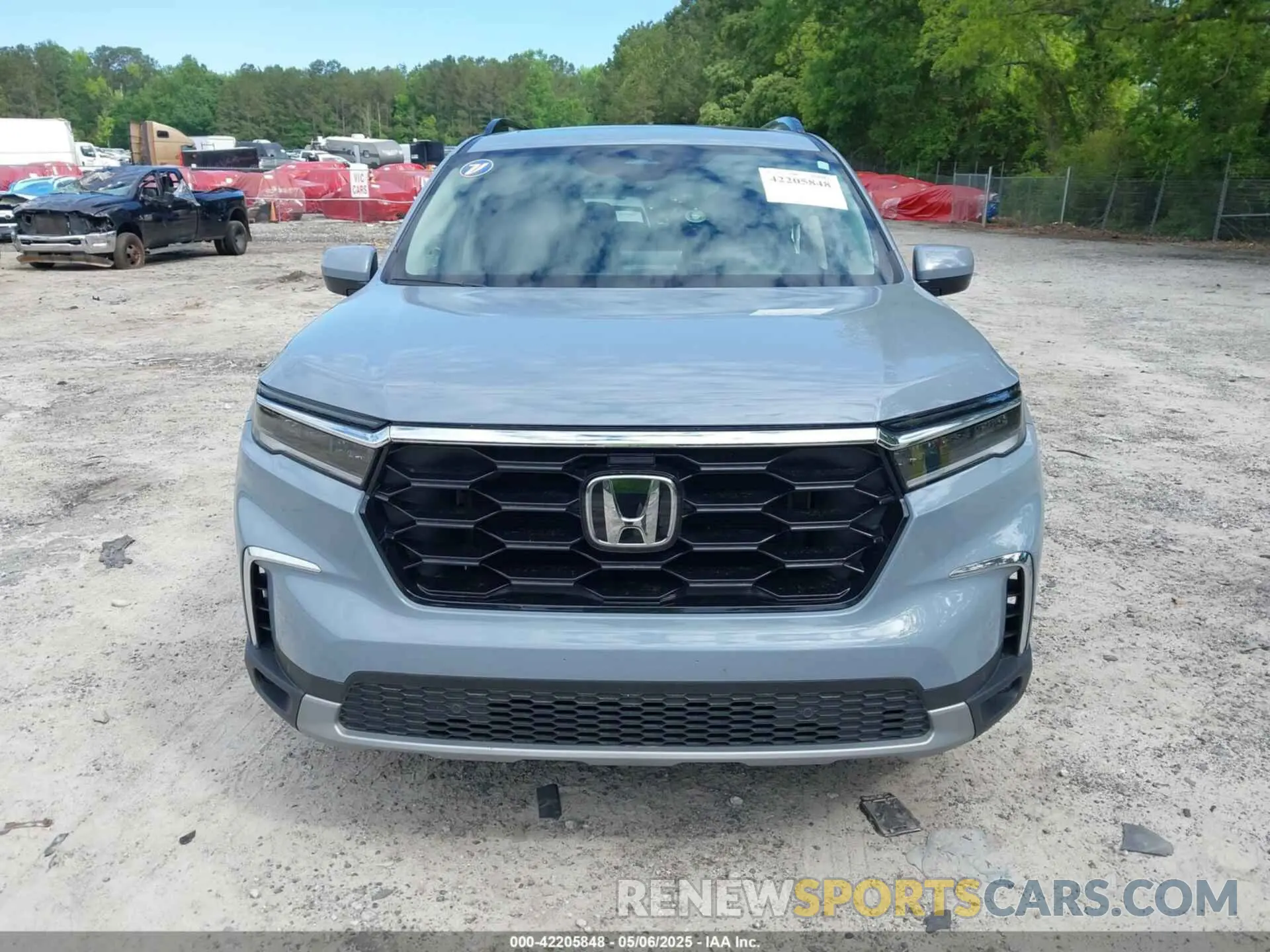 12 fotografías del automóvil dañado 5FNYG2H70SB011614 HONDA PILOT 2025