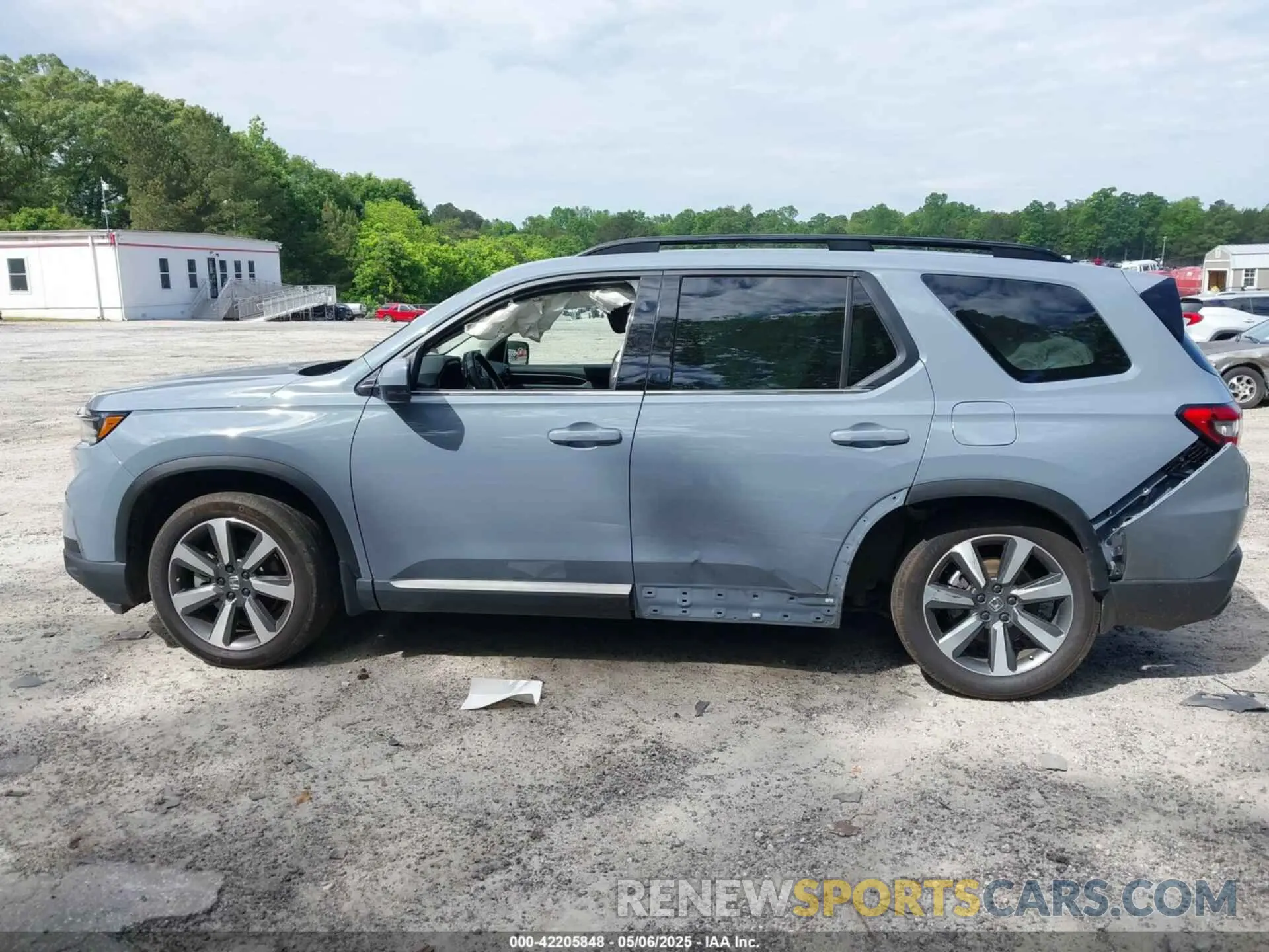 14 fotografías del automóvil dañado 5FNYG2H70SB011614 HONDA PILOT 2025