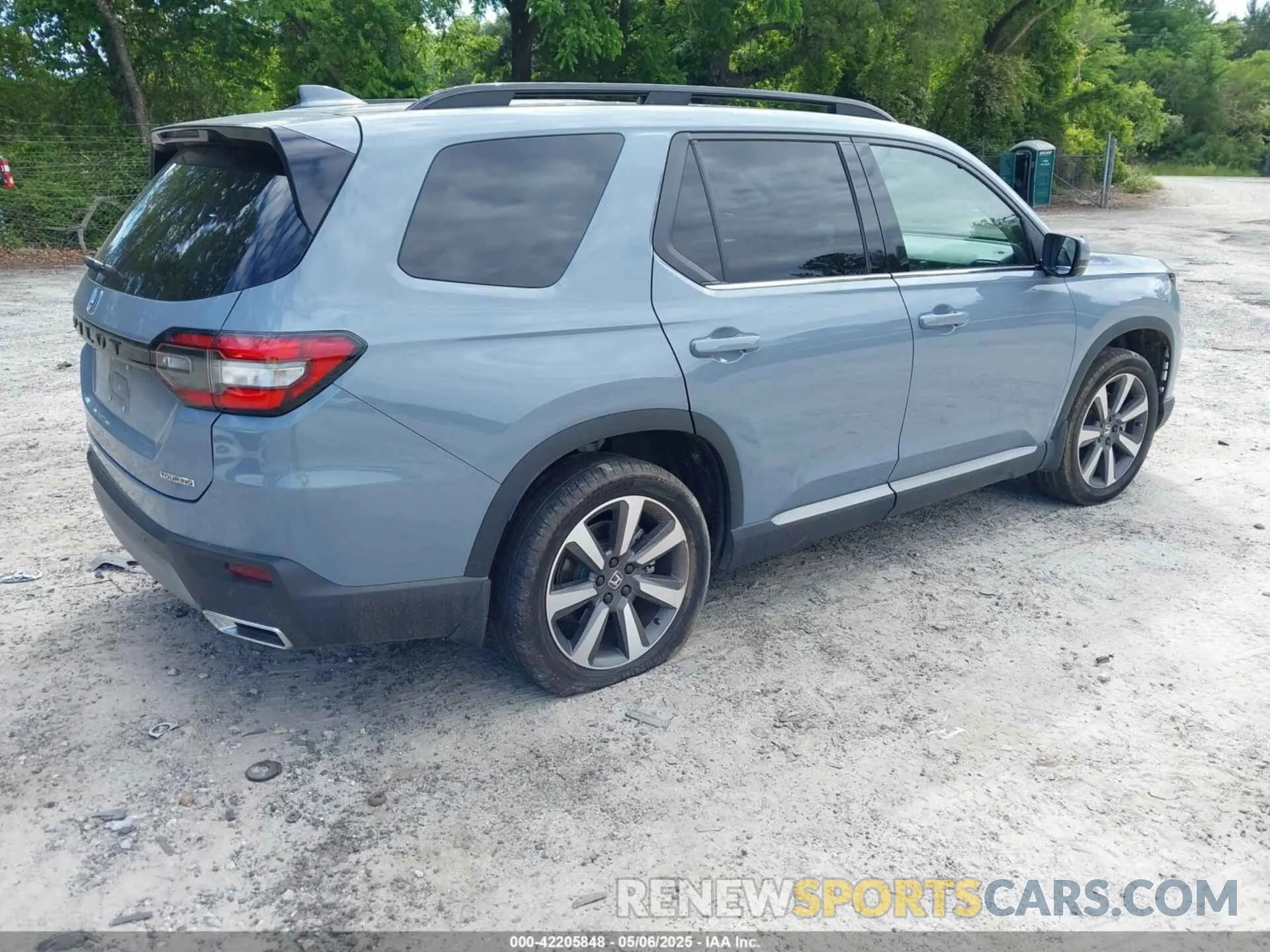 4 fotografías del automóvil dañado 5FNYG2H70SB011614 HONDA PILOT 2025