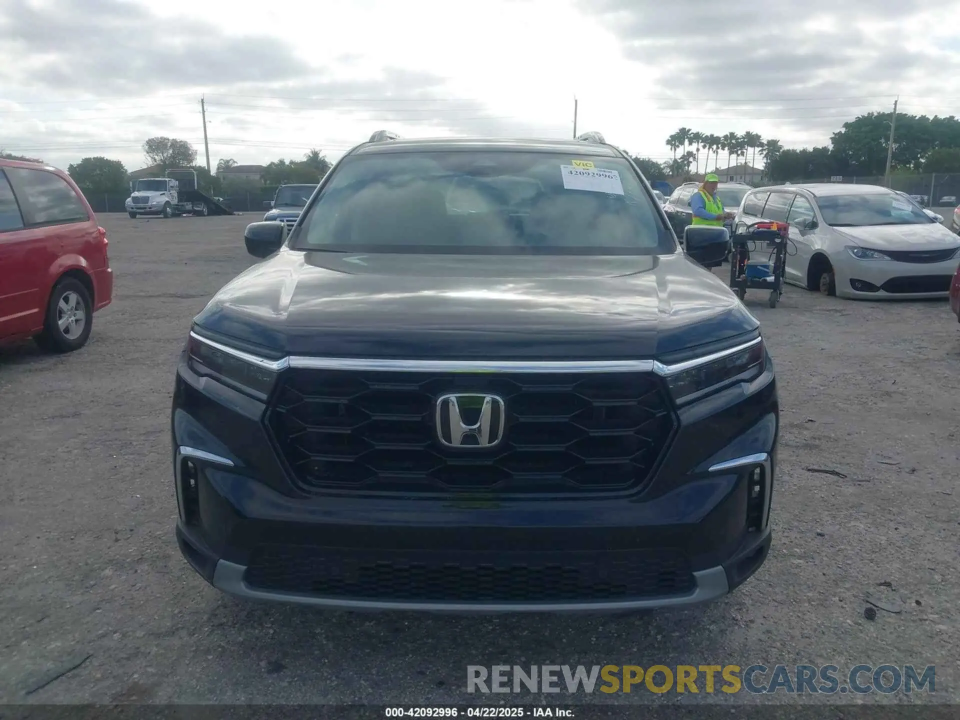 11 fotografías del automóvil dañado 5FNYG2H73SB011882 HONDA PILOT 2025