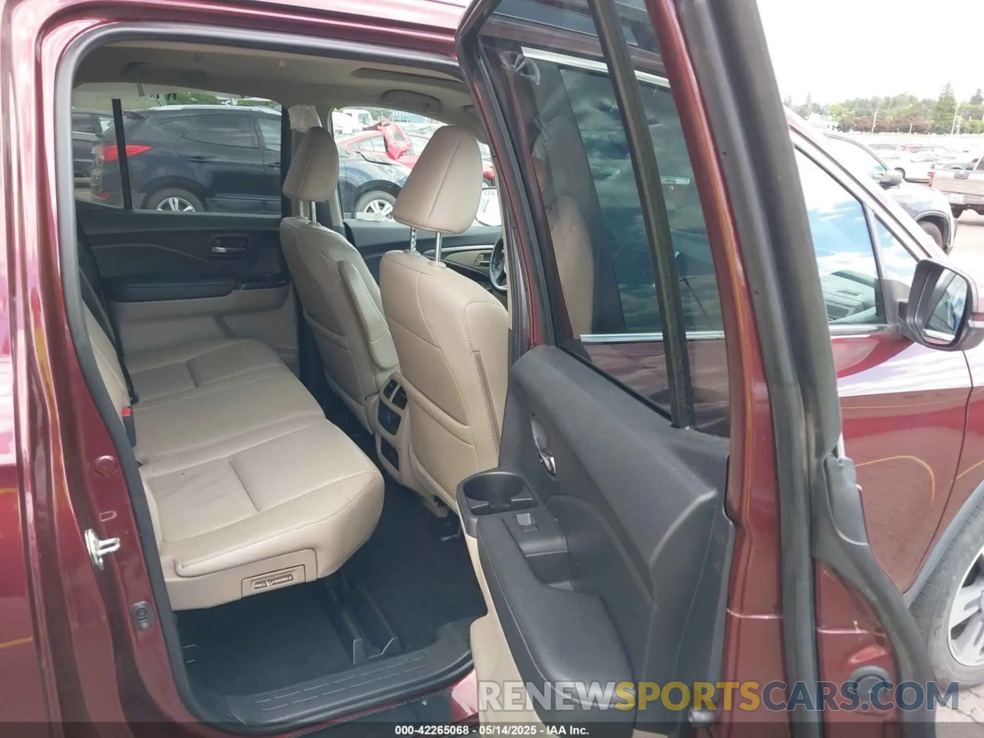 8 fotografías del automóvil dañado 5FPYK3F50KB043492 HONDA RIDGELINE 2019