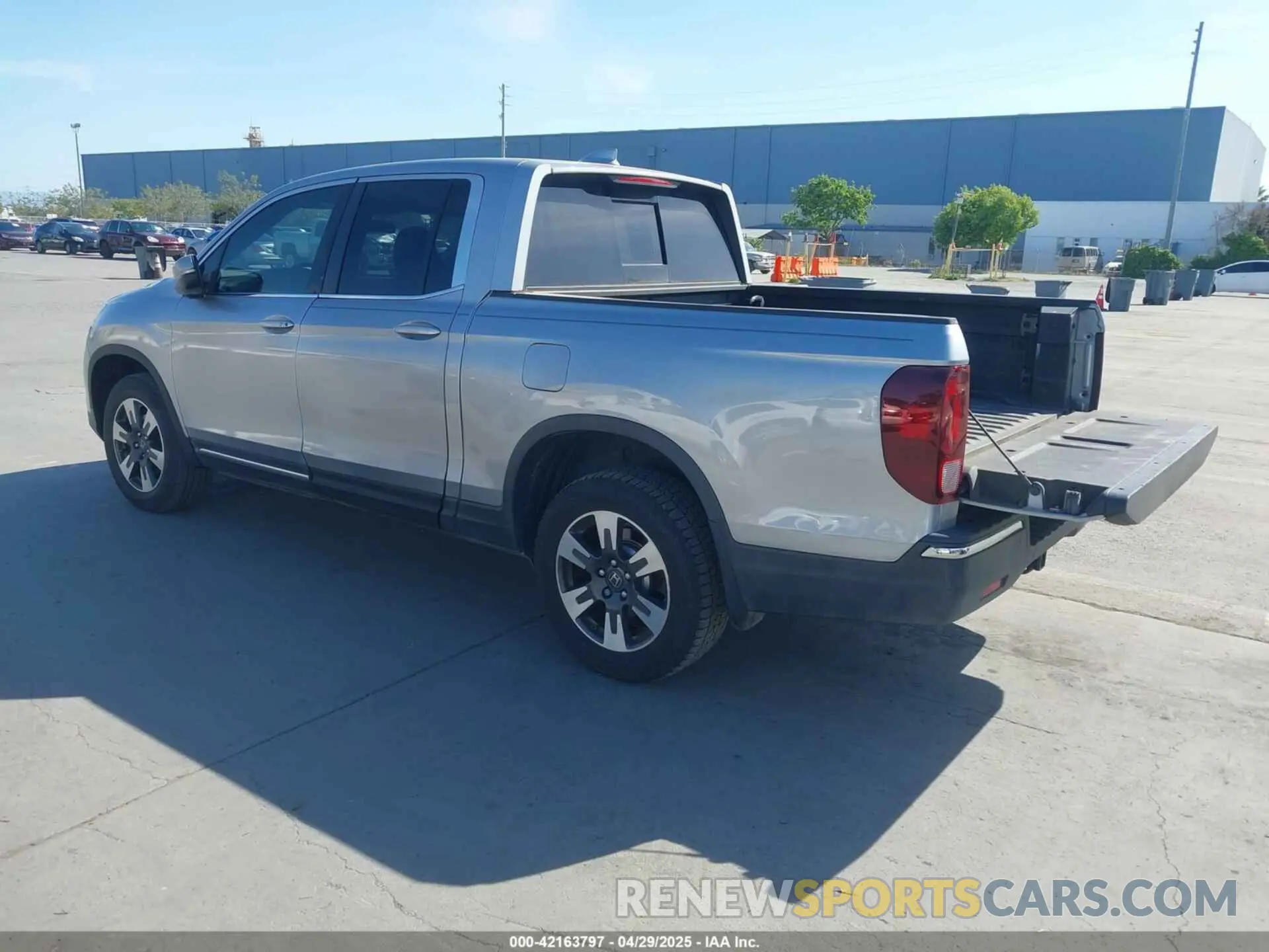 3 fotografías del automóvil dañado 5FPYK3F57KB045594 HONDA RIDGELINE 2019