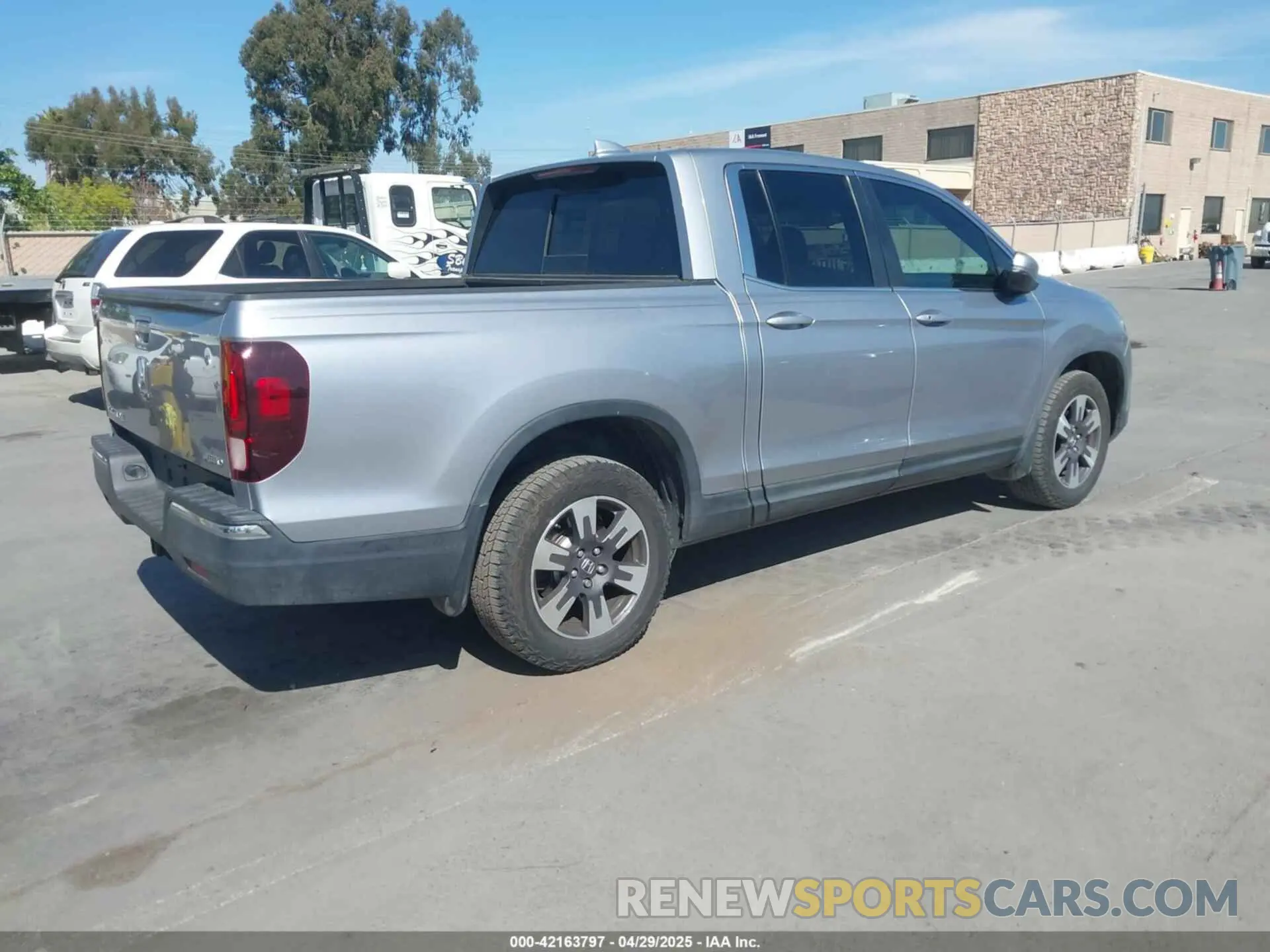 4 fotografías del automóvil dañado 5FPYK3F57KB045594 HONDA RIDGELINE 2019
