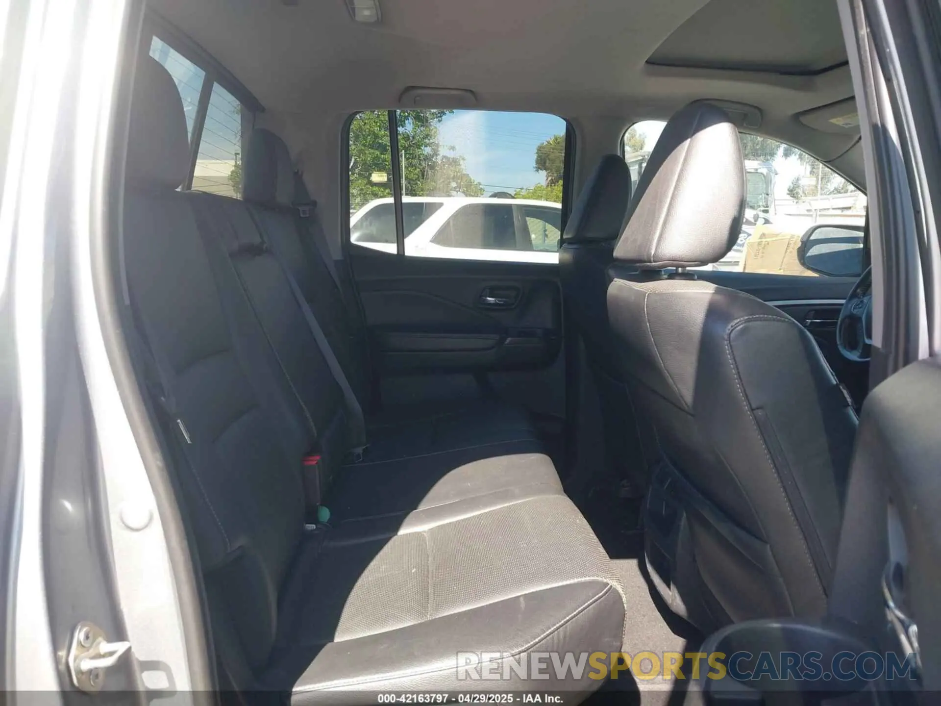 8 fotografías del automóvil dañado 5FPYK3F57KB045594 HONDA RIDGELINE 2019