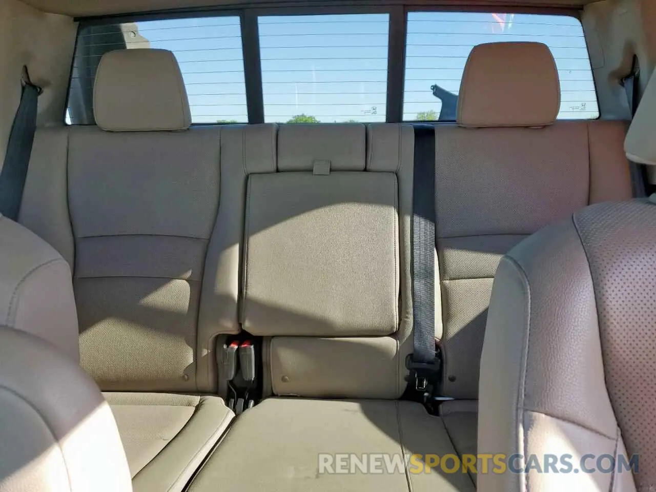 10 fotografías del automóvil dañado 5FPYK3F7XKB002241 HONDA RIDGELINE 2019