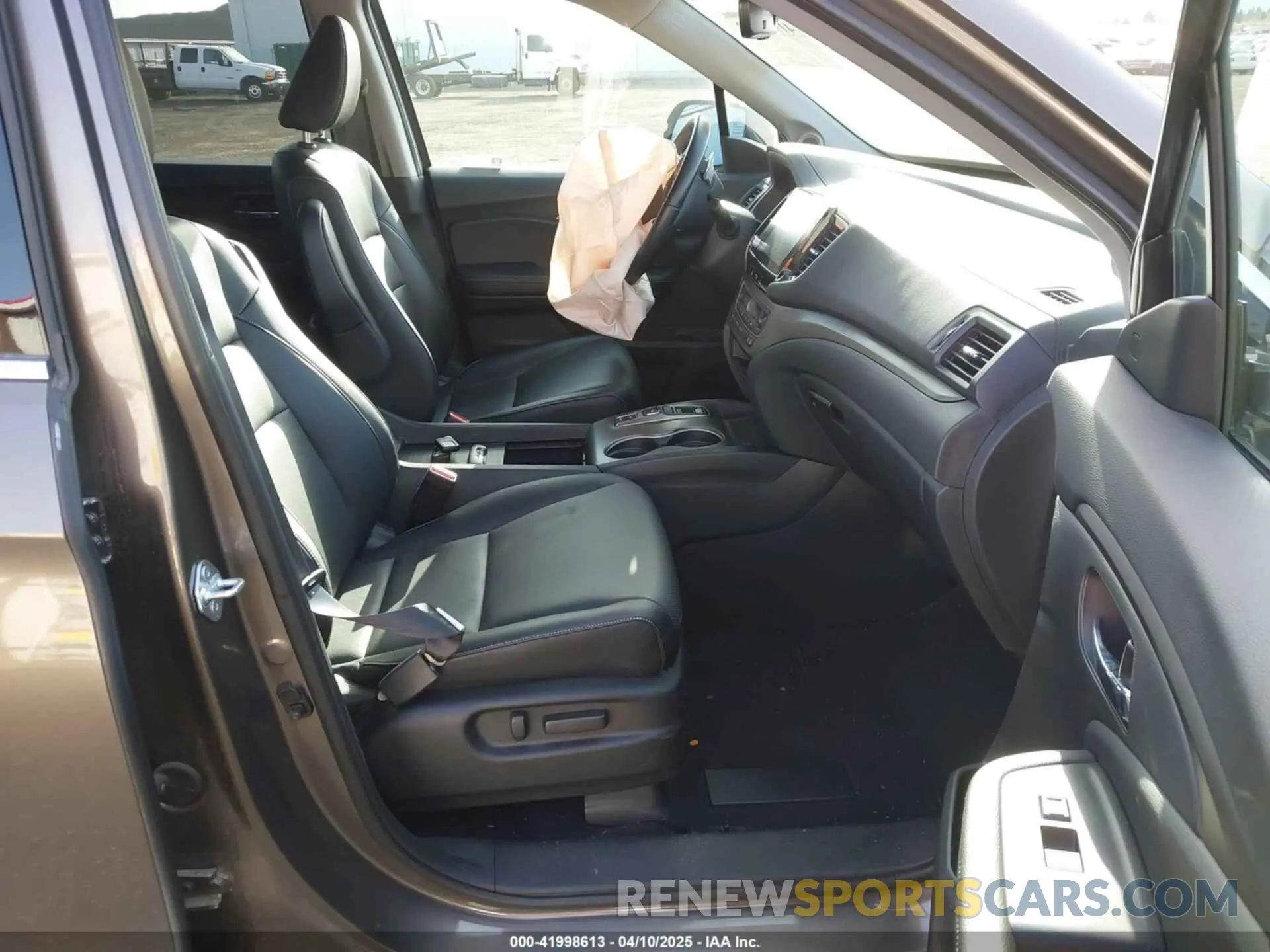 5 fotografías del automóvil dañado 5FPYK3F7XNB024552 HONDA RIDGELINE 2022