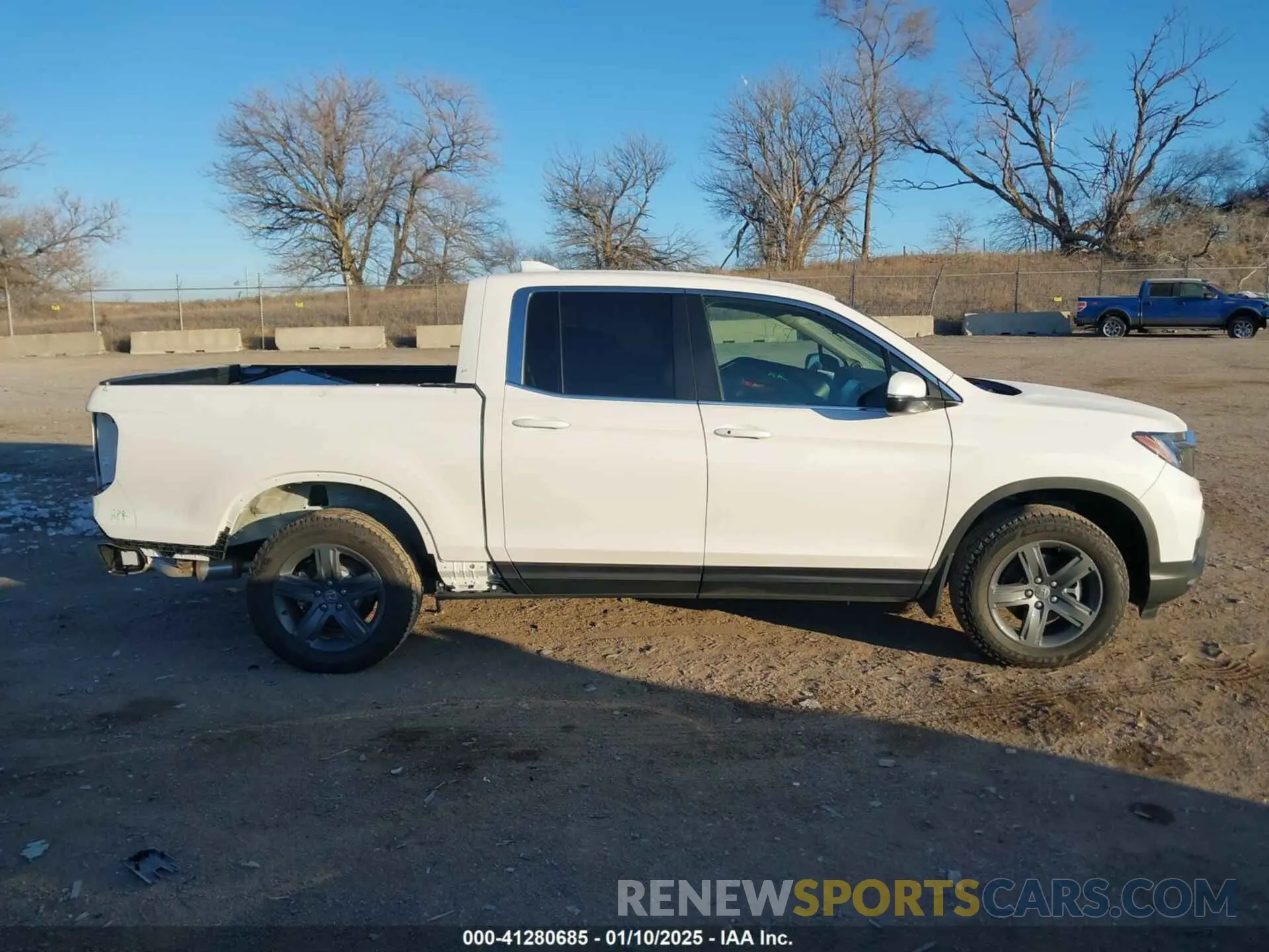 14 fotografías del automóvil dañado 5FPYK3F5XPB068729 HONDA RIDGELINE 2023