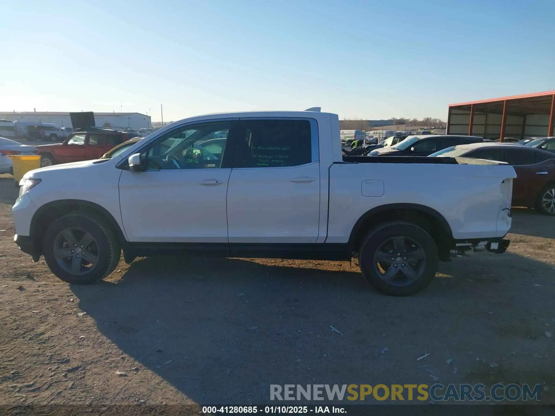 15 fotografías del automóvil dañado 5FPYK3F5XPB068729 HONDA RIDGELINE 2023