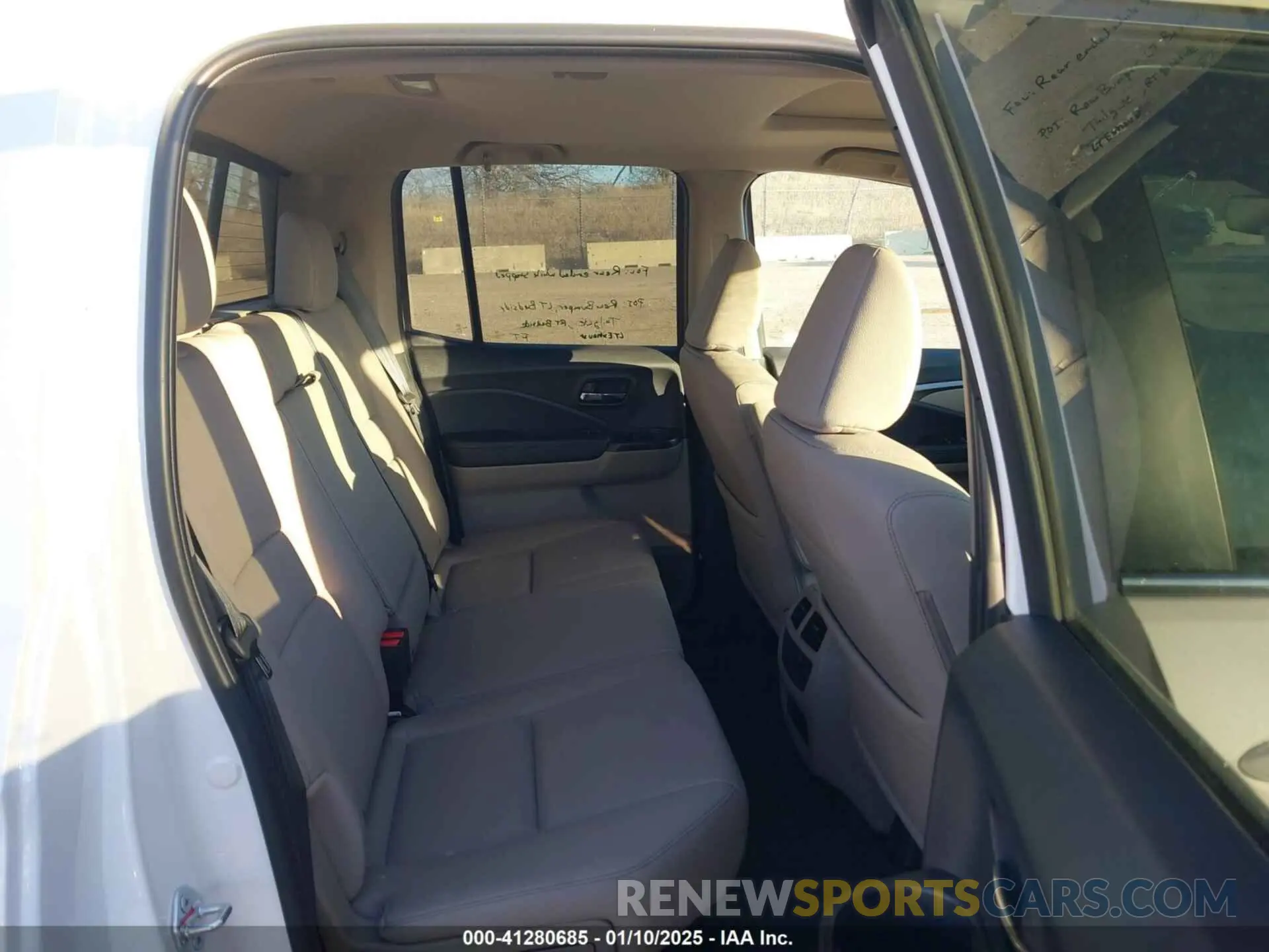 8 fotografías del automóvil dañado 5FPYK3F5XPB068729 HONDA RIDGELINE 2023
