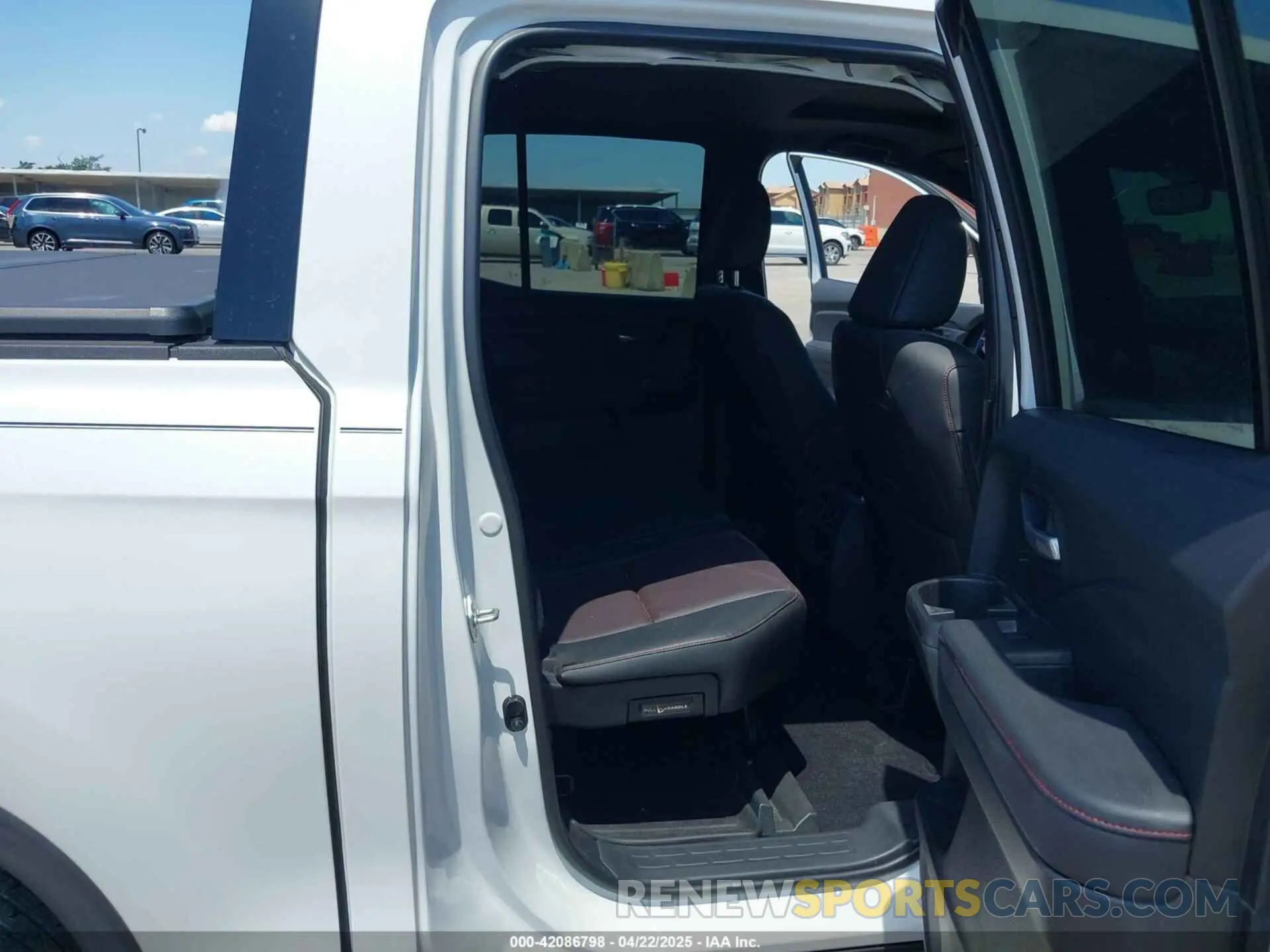 8 fotografías del automóvil dañado 5FPYK3F8XPB009920 HONDA RIDGELINE 2023