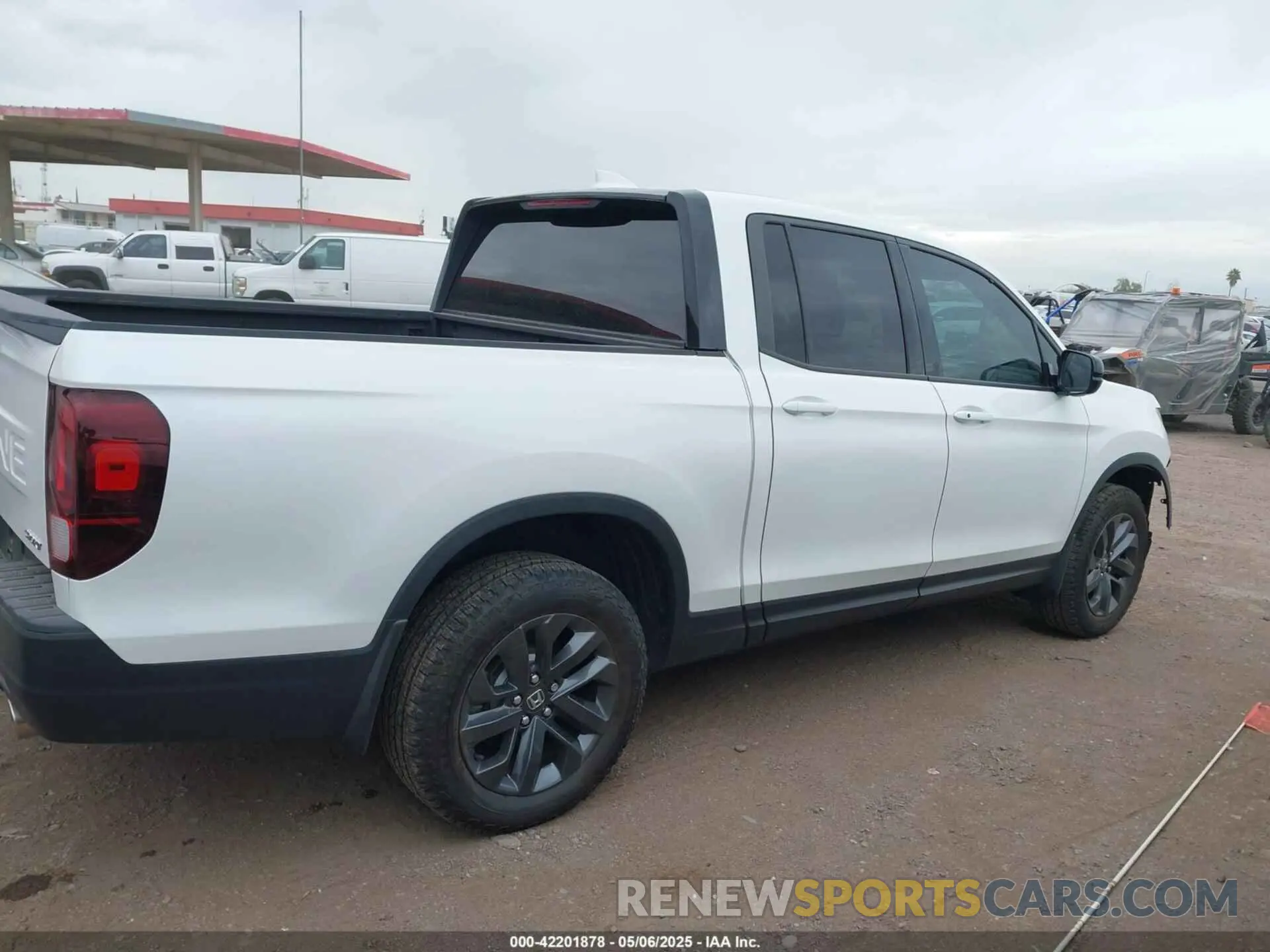 13 fotografías del automóvil dañado 5FPYK3F11RB014302 HONDA RIDGELINE 2024