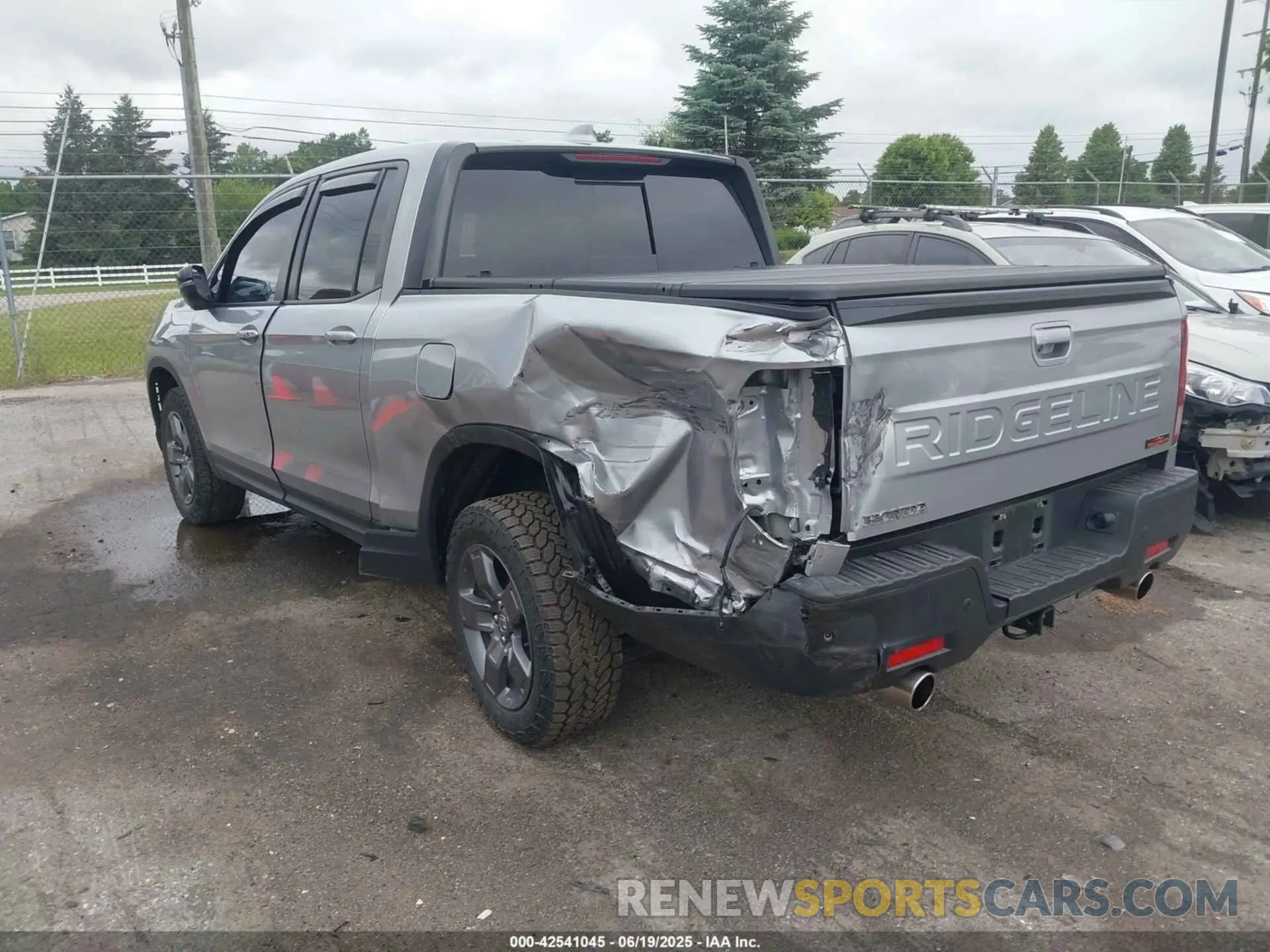 3 fotografías del automóvil dañado 5FPYK3F68SB017165 HONDA RIDGELINE 2025