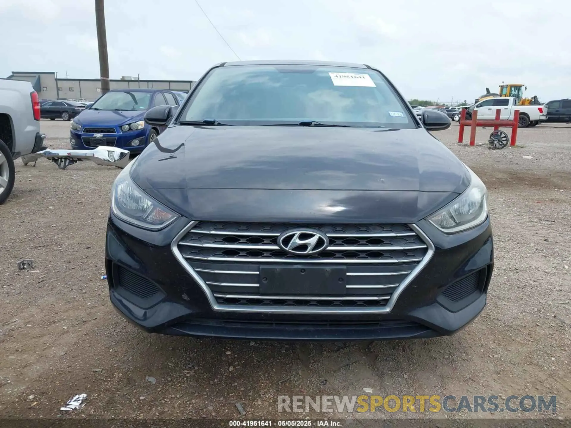 12 fotografías del automóvil dañado 3KPC24A30KE051161 HYUNDAI ACCENT 2019