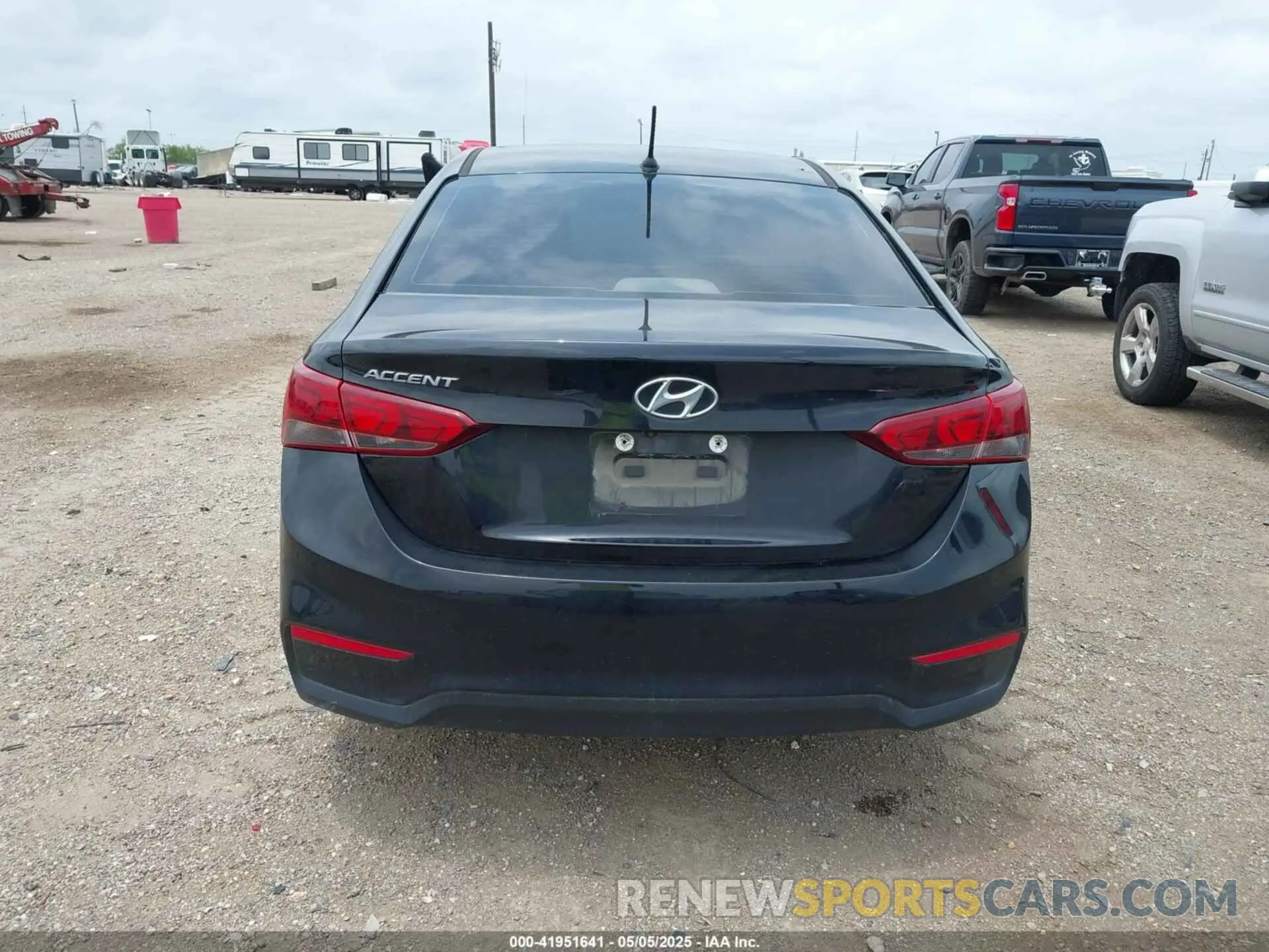 16 fotografías del automóvil dañado 3KPC24A30KE051161 HYUNDAI ACCENT 2019