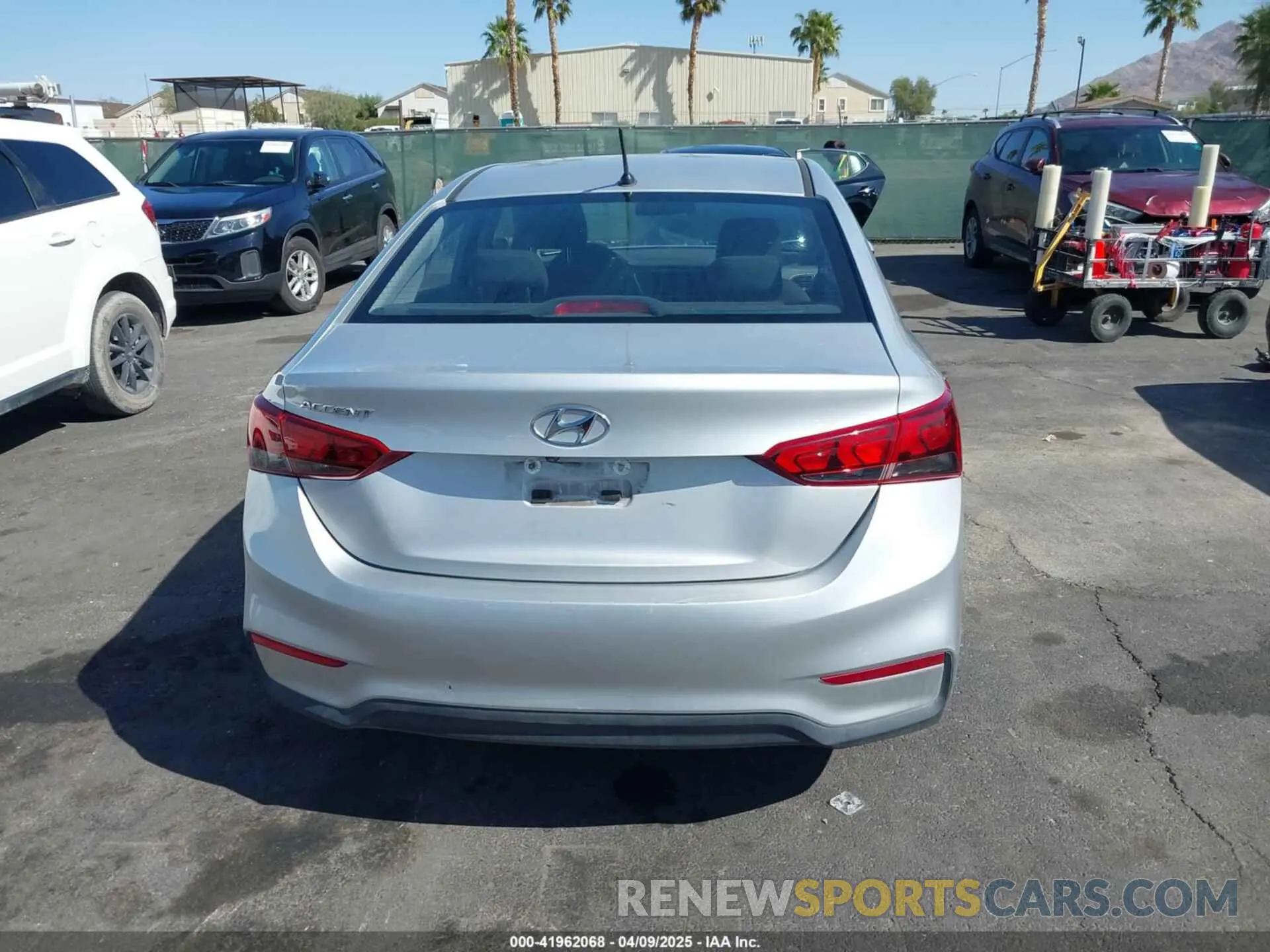 17 fotografías del automóvil dañado 3KPC24A30KE057011 HYUNDAI ACCENT 2019
