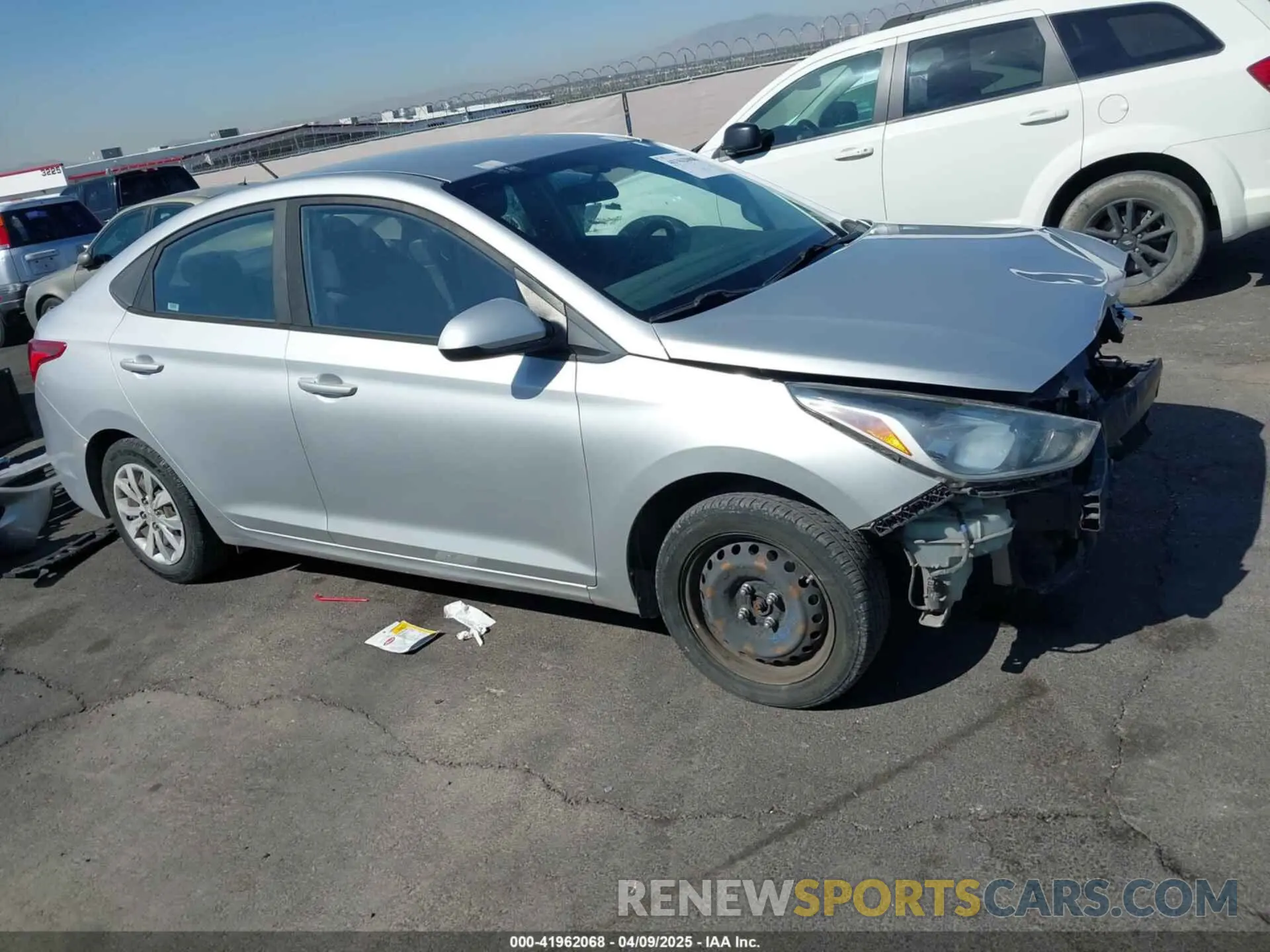19 fotografías del automóvil dañado 3KPC24A30KE057011 HYUNDAI ACCENT 2019