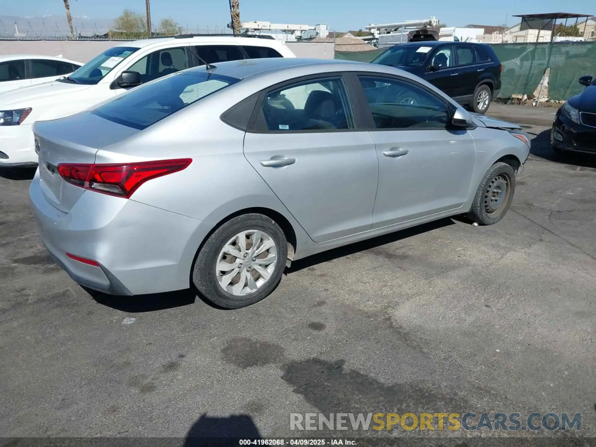 4 fotografías del automóvil dañado 3KPC24A30KE057011 HYUNDAI ACCENT 2019