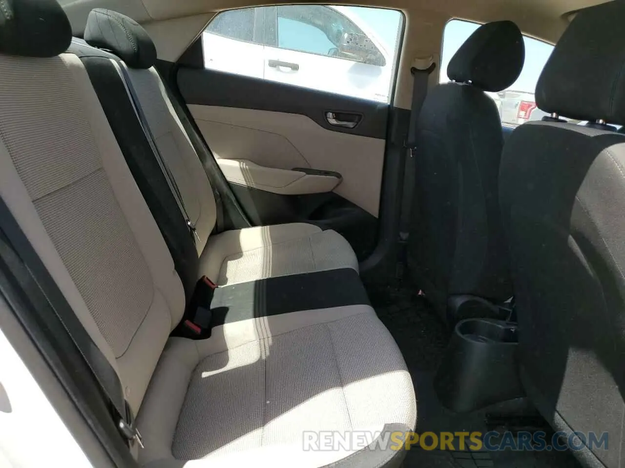 10 fotografías del automóvil dañado 3KPC24A31KE066512 HYUNDAI ACCENT 2019
