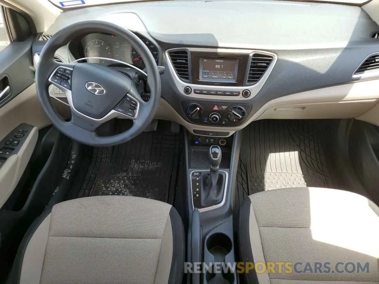 8 fotografías del automóvil dañado 3KPC24A31KE066512 HYUNDAI ACCENT 2019