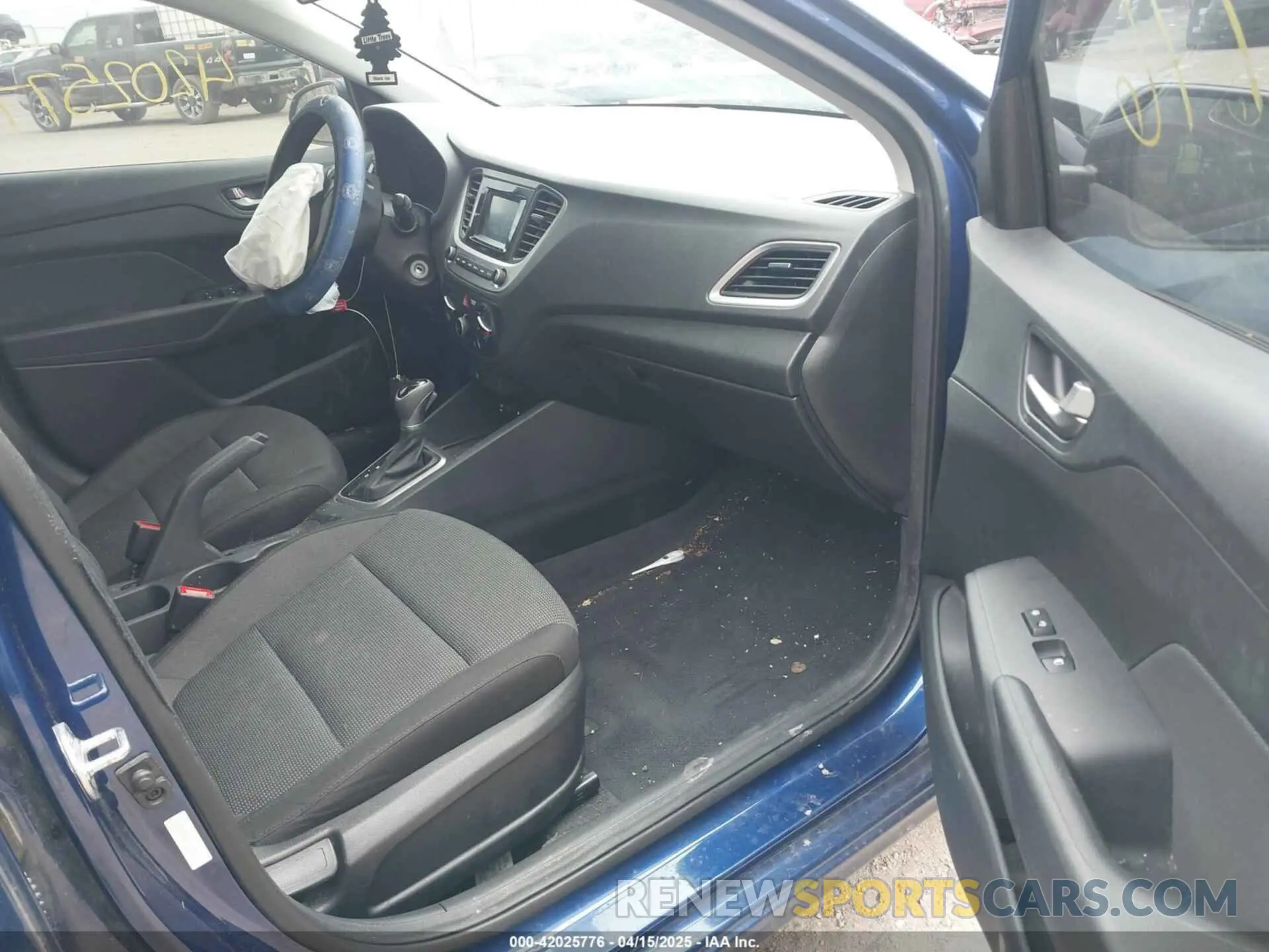 5 fotografías del automóvil dañado 3KPC24A31KE072200 HYUNDAI ACCENT 2019