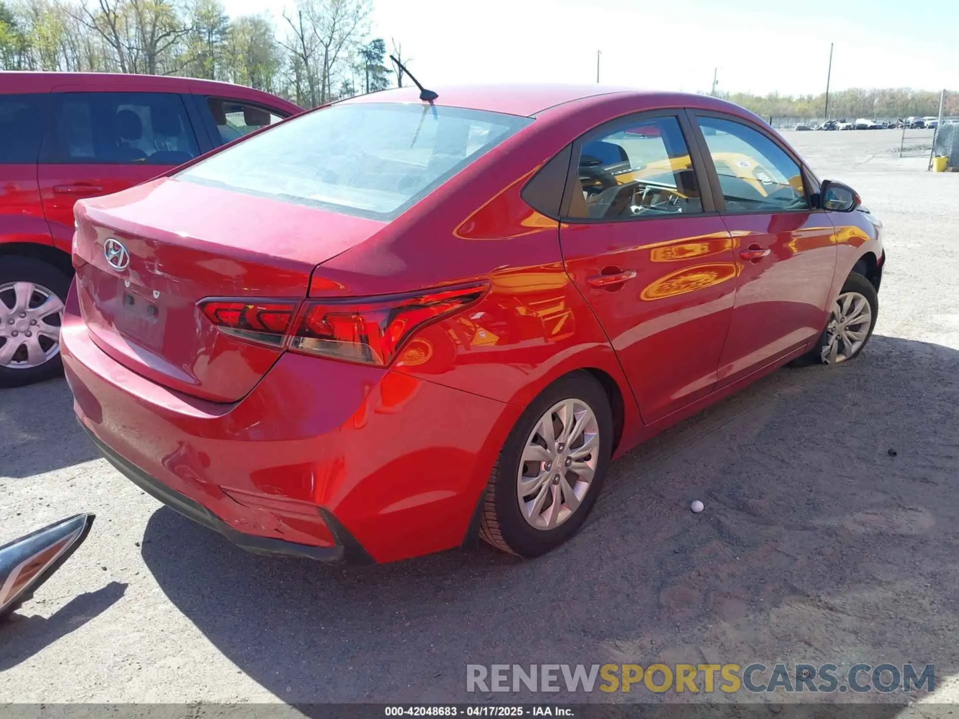 4 fotografías del automóvil dañado 3KPC24A31KE077073 HYUNDAI ACCENT 2019