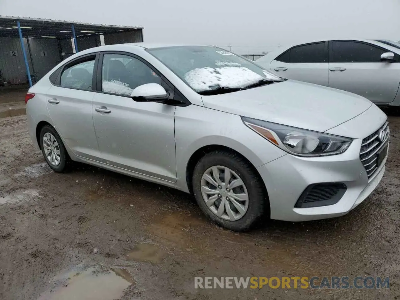 4 fotografías del automóvil dañado 3KPC24A32KE077096 HYUNDAI ACCENT 2019
