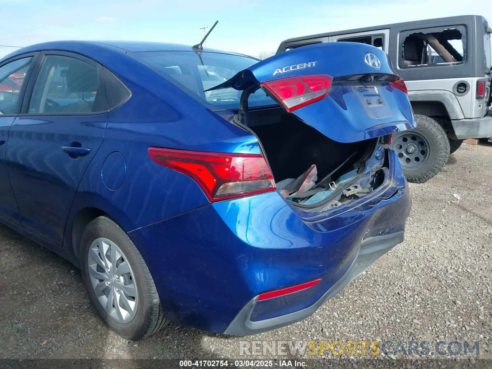 17 fotografías del automóvil dañado 3KPC24A33KE040414 HYUNDAI ACCENT 2019