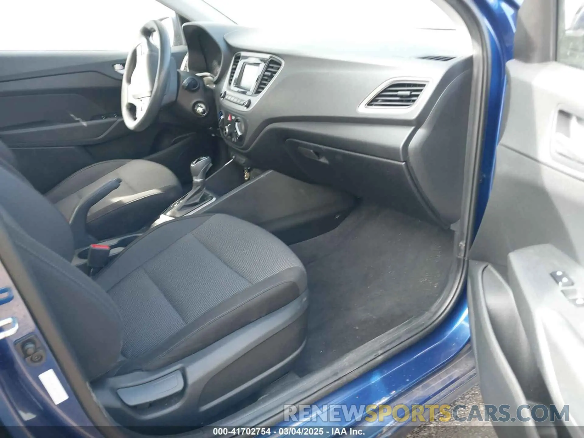 5 fotografías del automóvil dañado 3KPC24A33KE040414 HYUNDAI ACCENT 2019