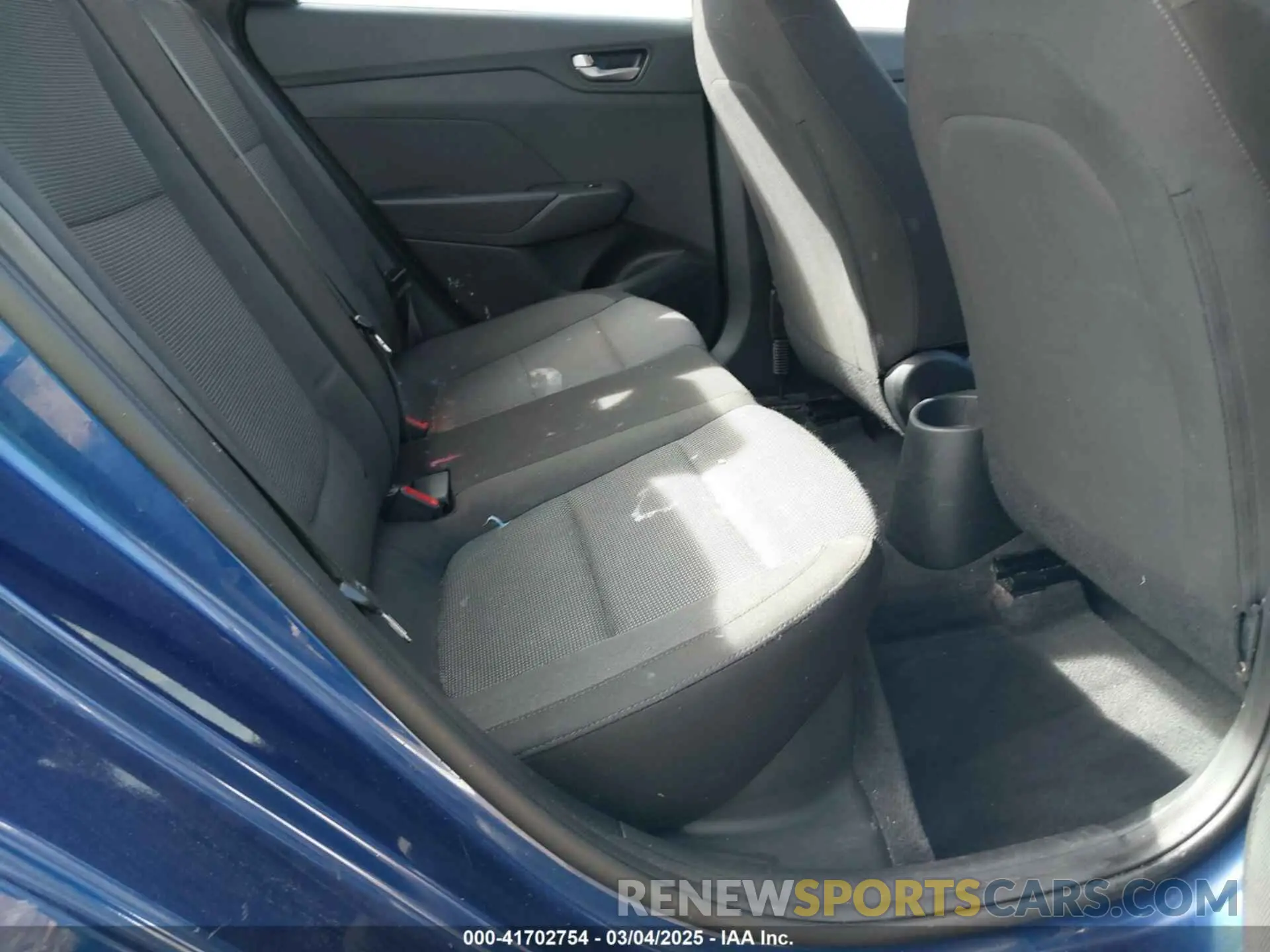 8 fotografías del automóvil dañado 3KPC24A33KE040414 HYUNDAI ACCENT 2019