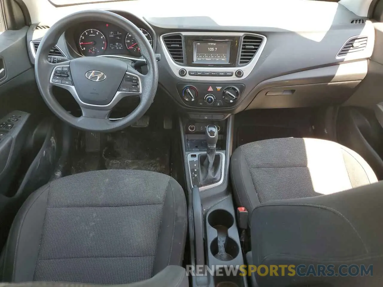 8 fotografías del automóvil dañado 3KPC24A33KE058668 HYUNDAI ACCENT 2019