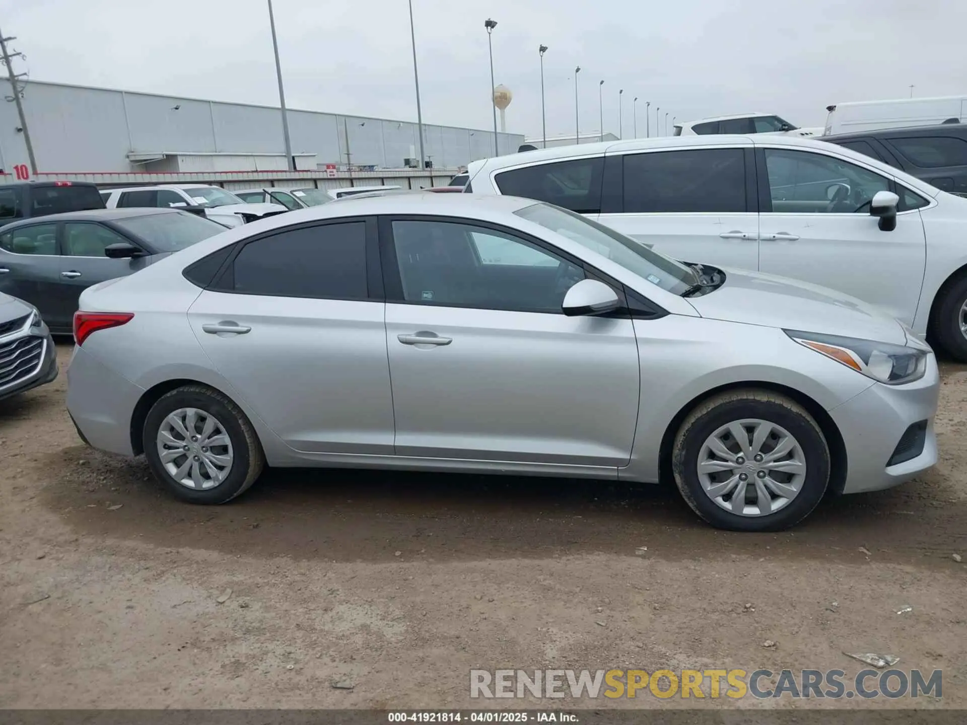 13 fotografías del automóvil dañado 3KPC24A33KE060162 HYUNDAI ACCENT 2019