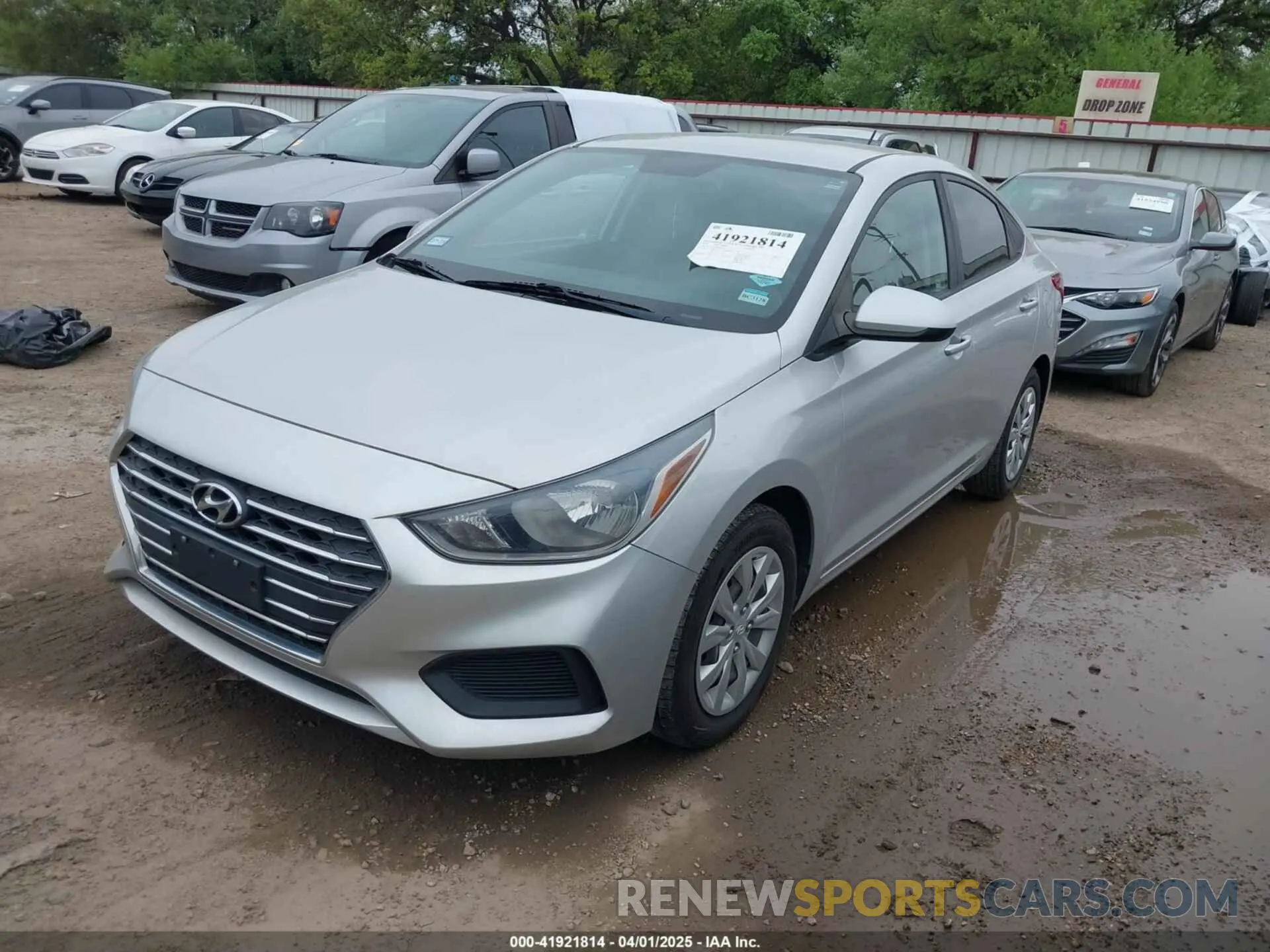 2 fotografías del automóvil dañado 3KPC24A33KE060162 HYUNDAI ACCENT 2019