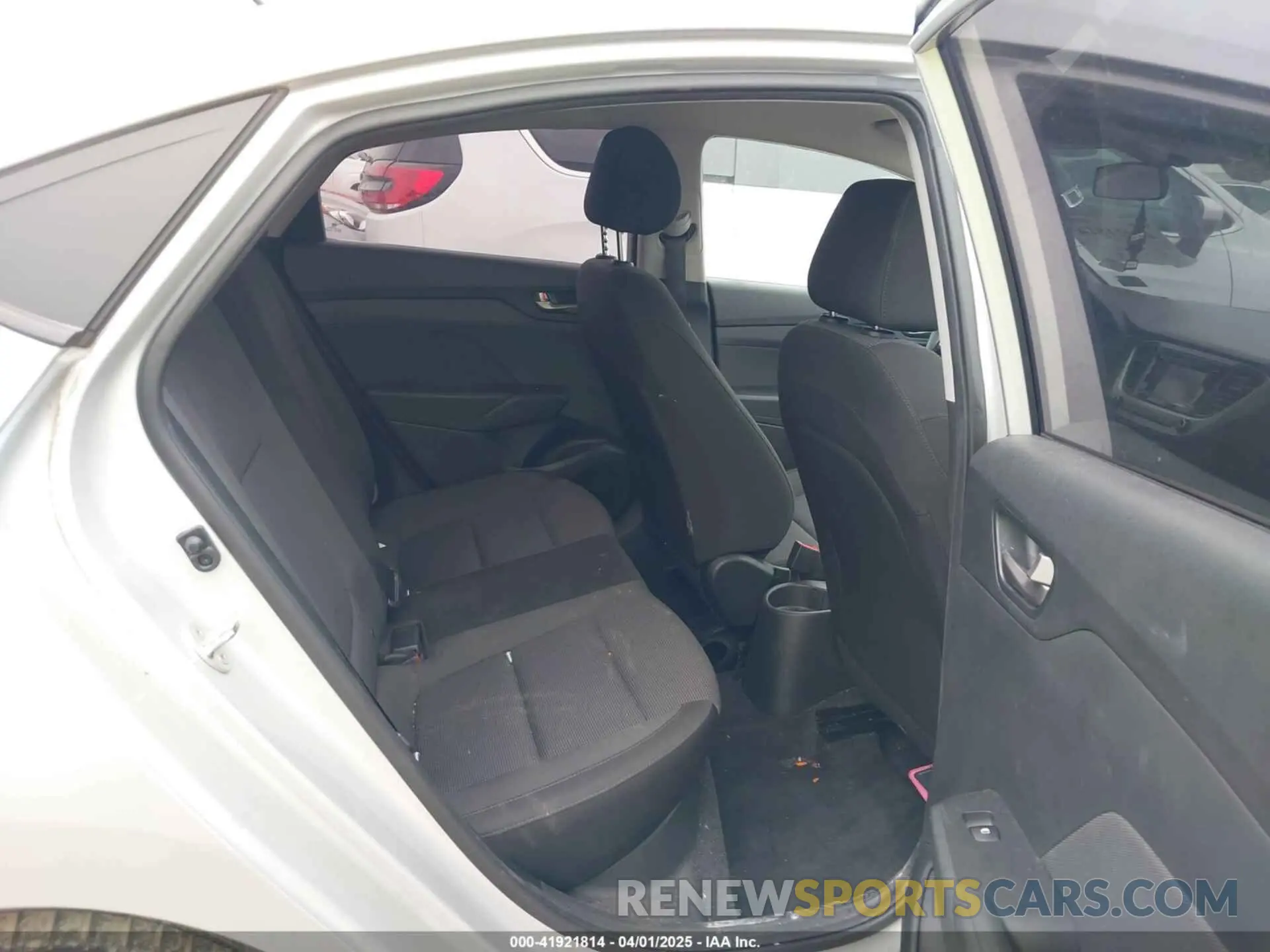 8 fotografías del automóvil dañado 3KPC24A33KE060162 HYUNDAI ACCENT 2019