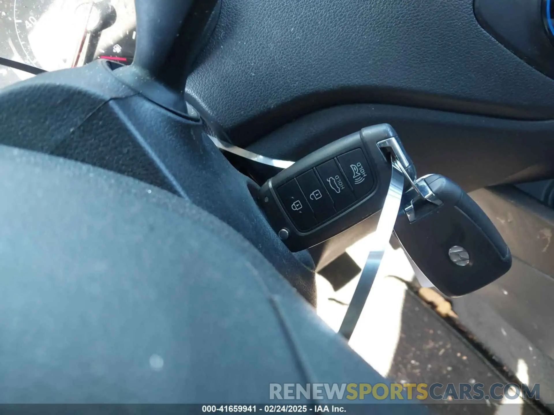11 fotografías del automóvil dañado 3KPC24A33KE073090 HYUNDAI ACCENT 2019