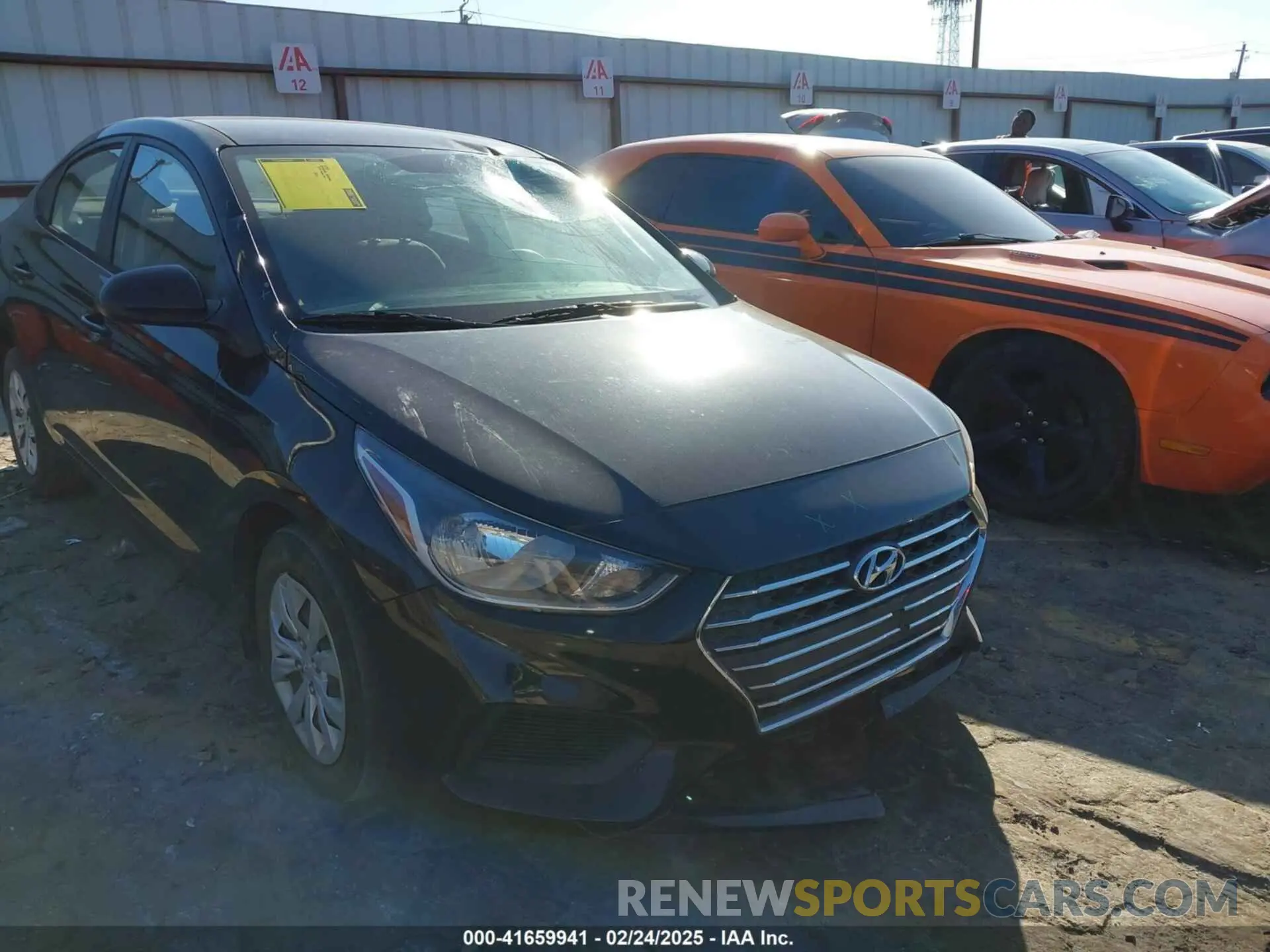 18 fotografías del automóvil dañado 3KPC24A33KE073090 HYUNDAI ACCENT 2019
