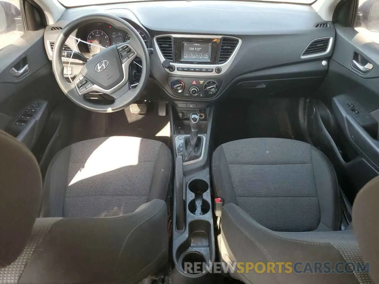 8 fotografías del automóvil dañado 3KPC24A33KE075650 HYUNDAI ACCENT 2019