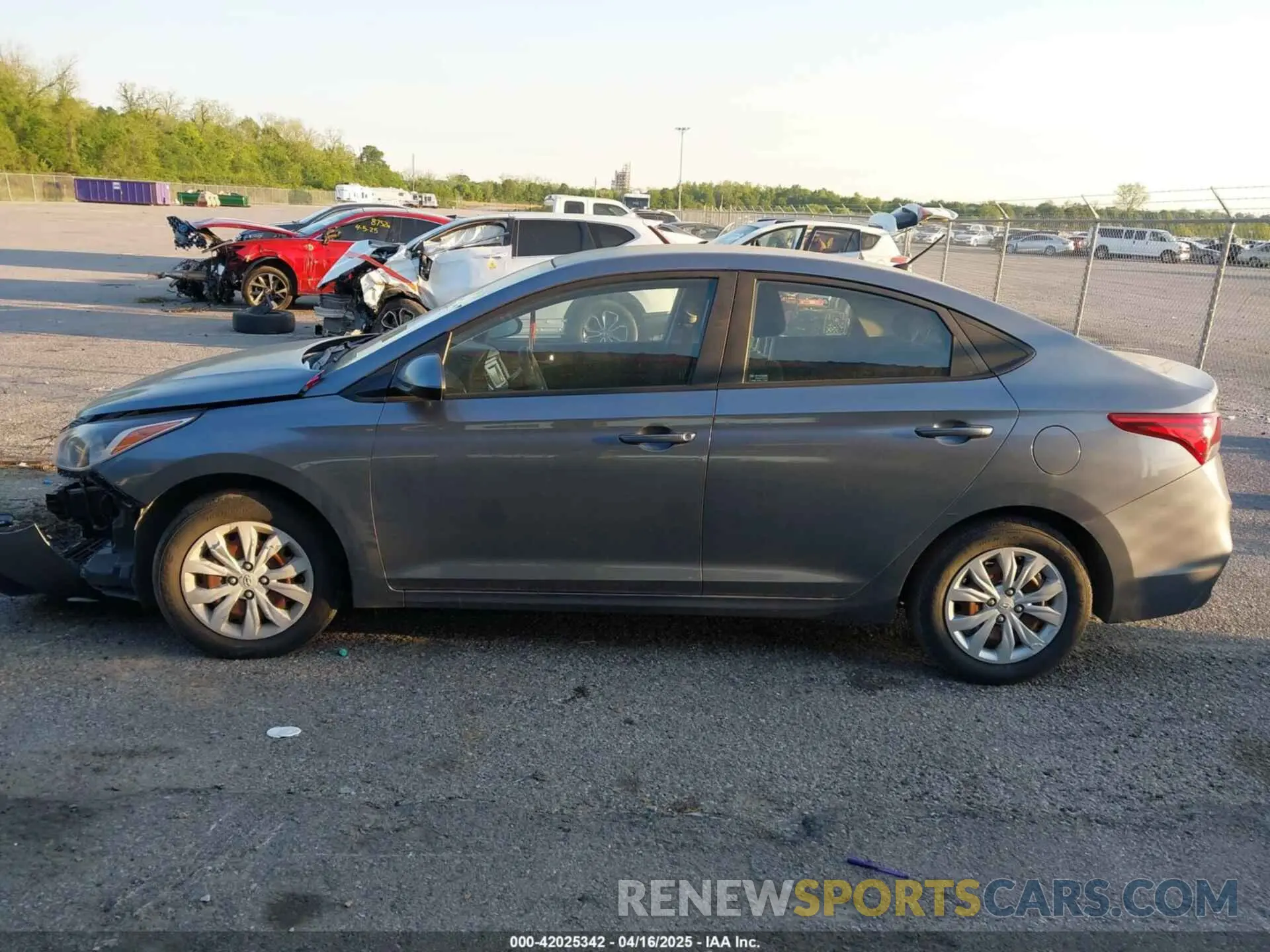 14 fotografías del automóvil dañado 3KPC24A33KE077656 HYUNDAI ACCENT 2019