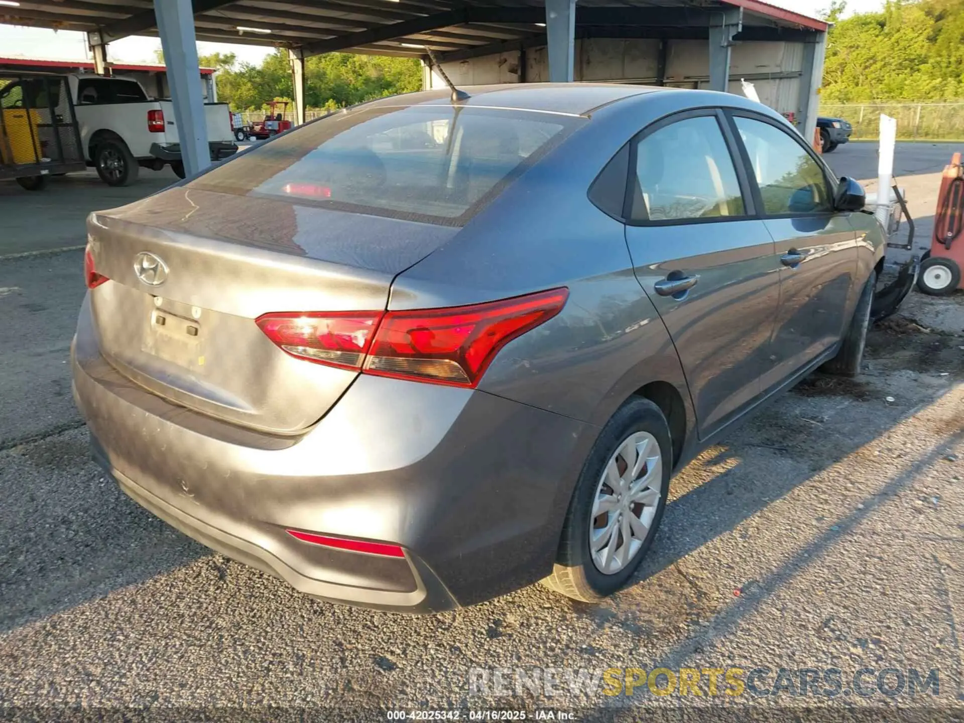 4 fotografías del automóvil dañado 3KPC24A33KE077656 HYUNDAI ACCENT 2019