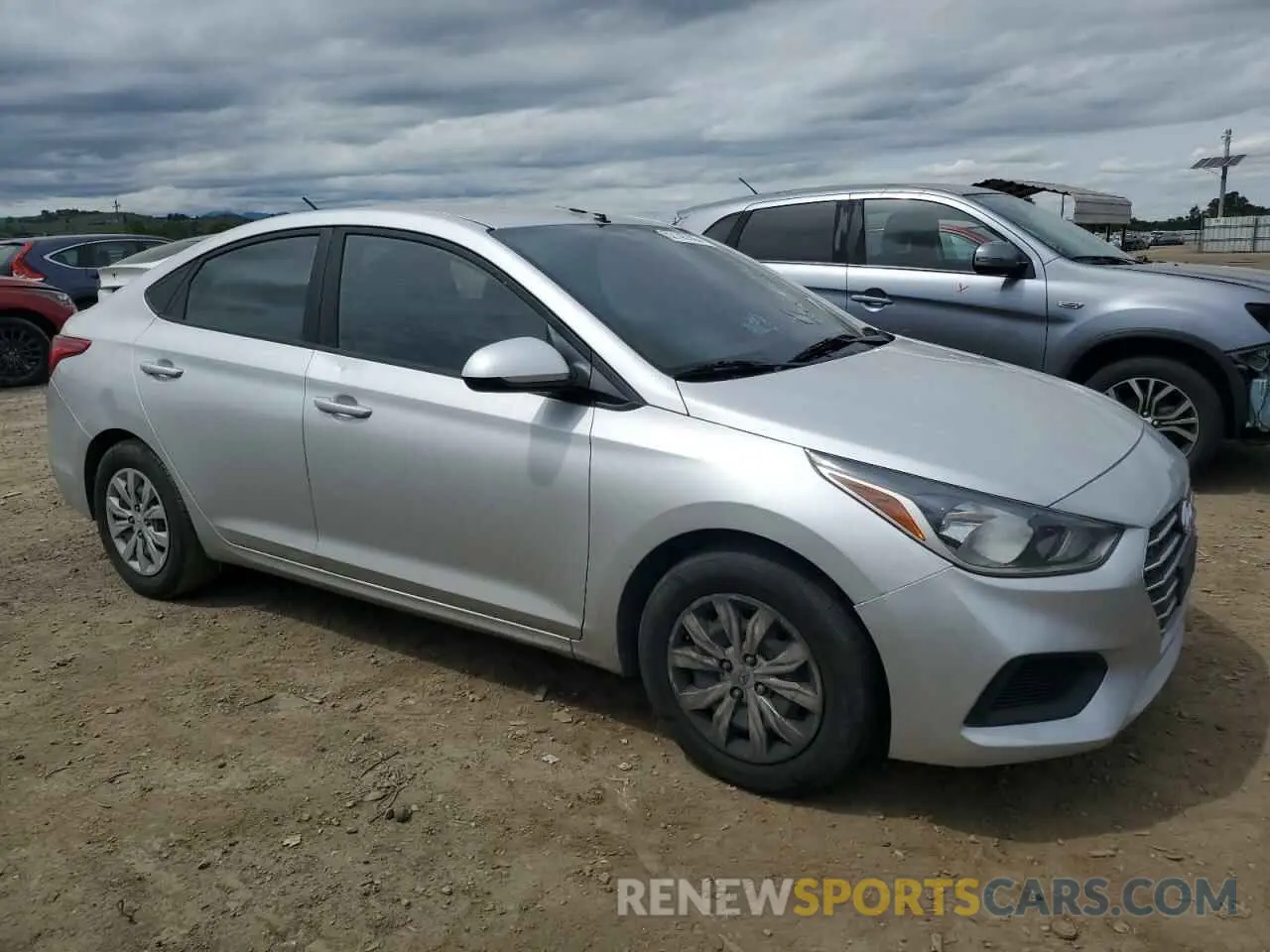 4 fotografías del automóvil dañado 3KPC24A33KE084235 HYUNDAI ACCENT 2019