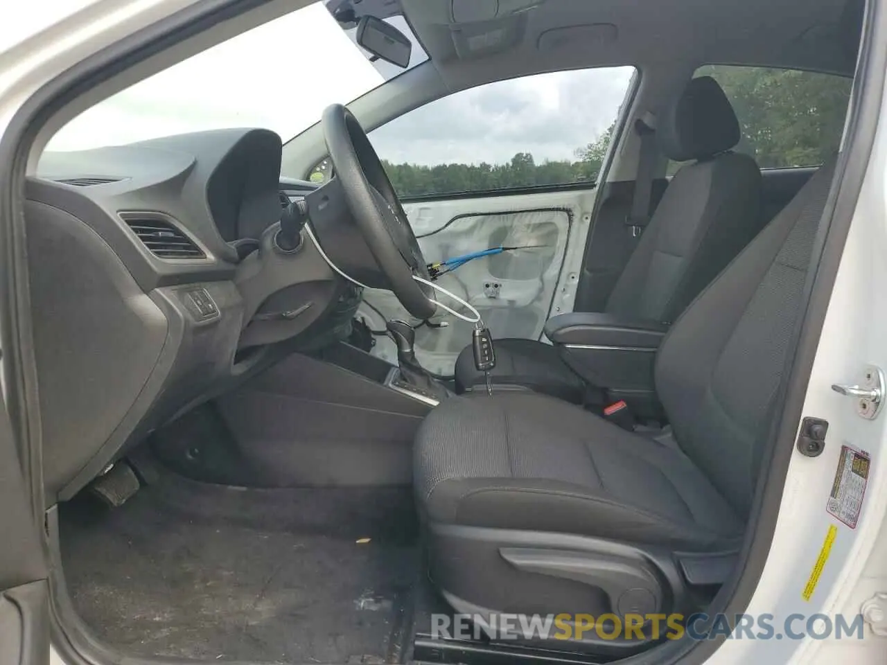 7 fotografías del automóvil dañado 3KPC24A34KE066598 HYUNDAI ACCENT 2019