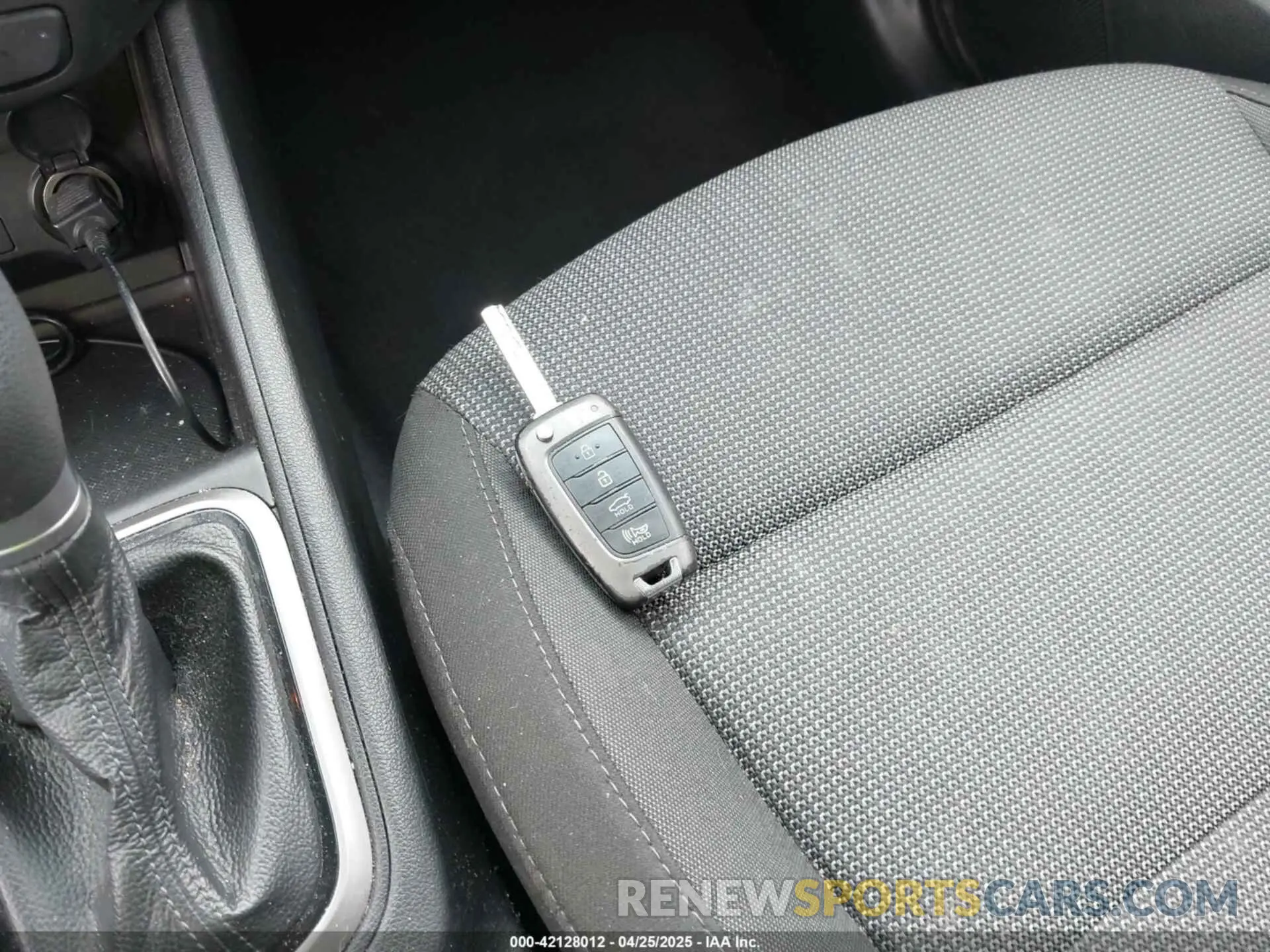 11 fotografías del automóvil dañado 3KPC24A35KE050457 HYUNDAI ACCENT 2019
