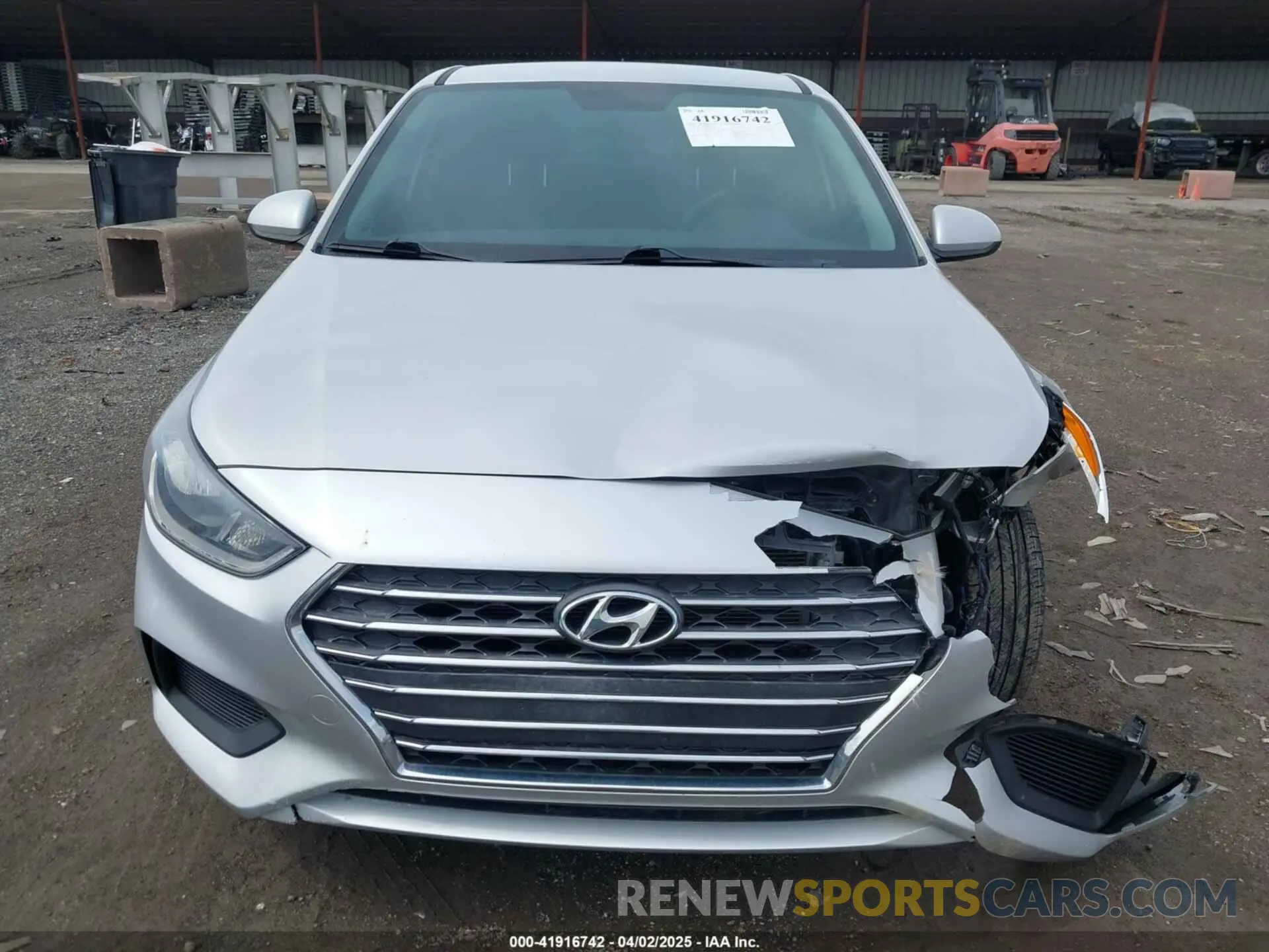 12 fotografías del automóvil dañado 3KPC24A35KE052161 HYUNDAI ACCENT 2019