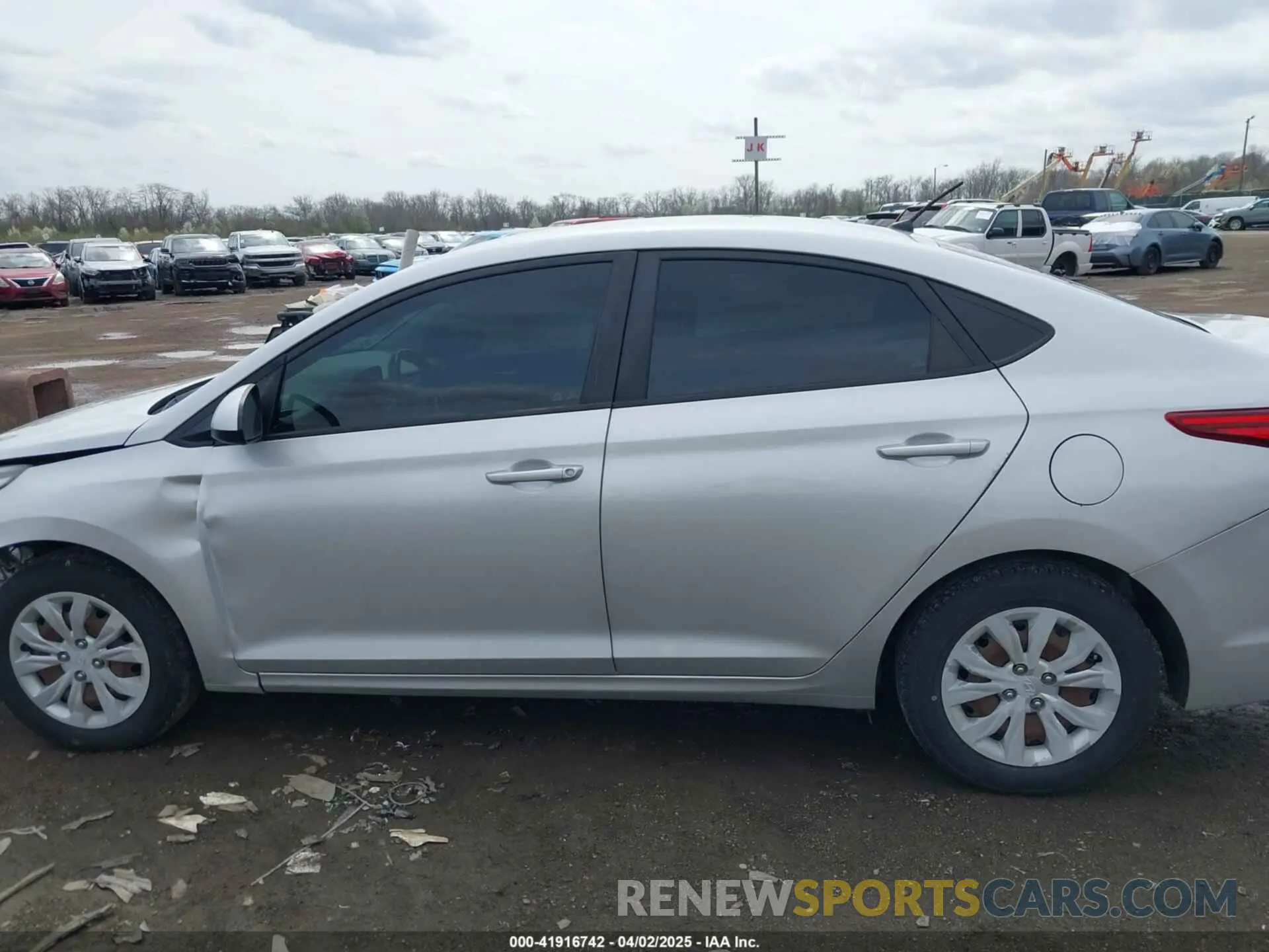 14 fotografías del automóvil dañado 3KPC24A35KE052161 HYUNDAI ACCENT 2019