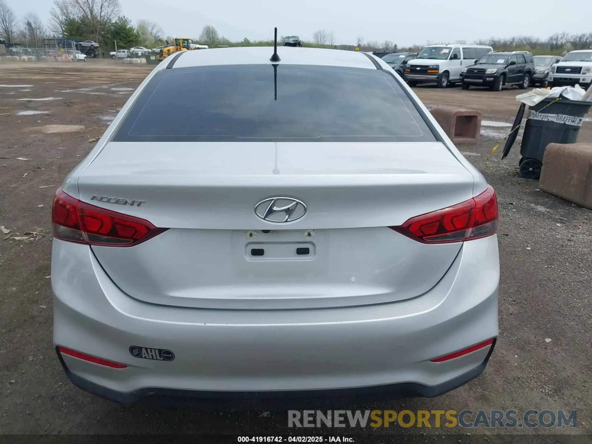 16 fotografías del automóvil dañado 3KPC24A35KE052161 HYUNDAI ACCENT 2019