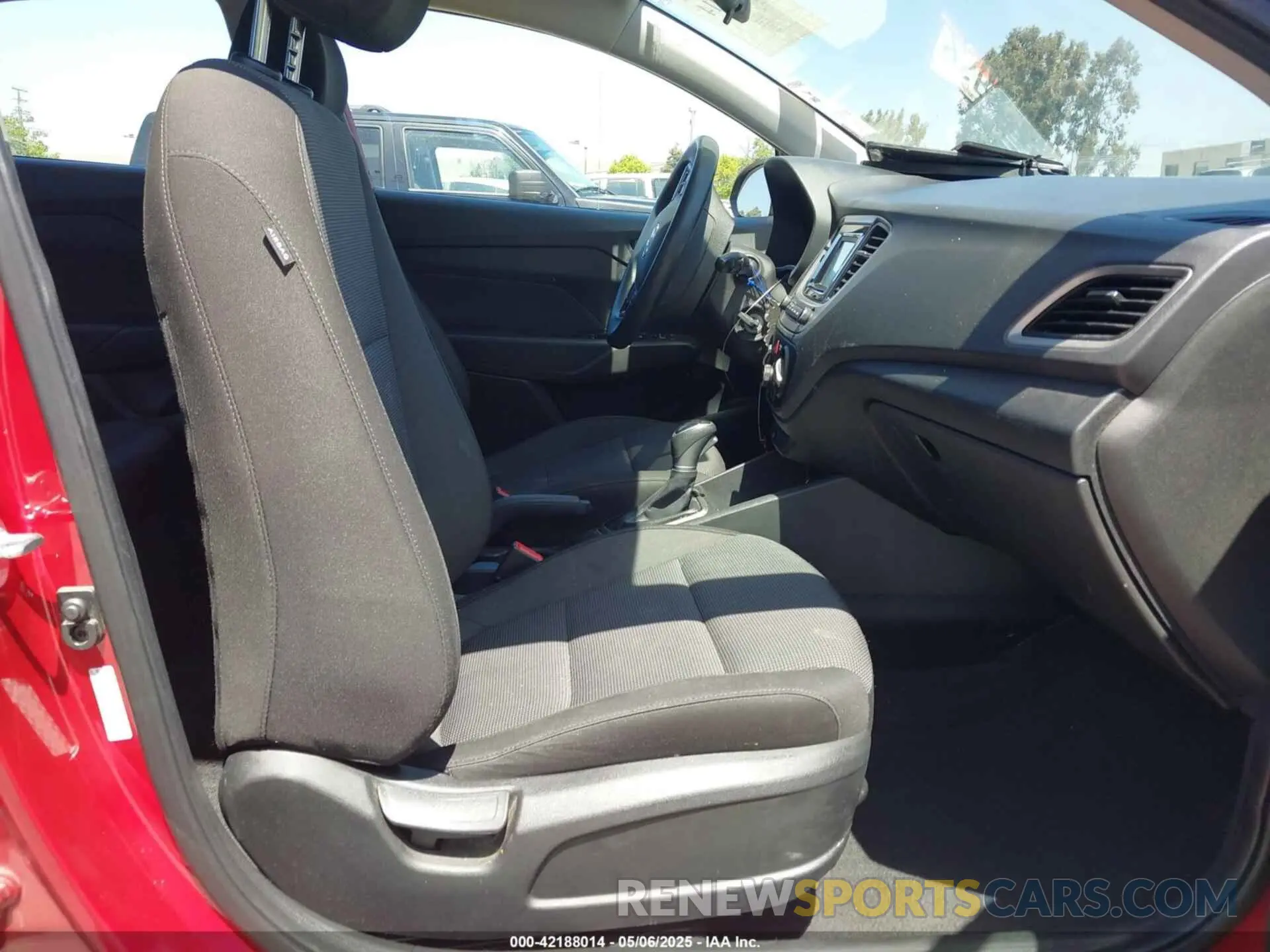 5 fotografías del automóvil dañado 3KPC24A35KE076749 HYUNDAI ACCENT 2019