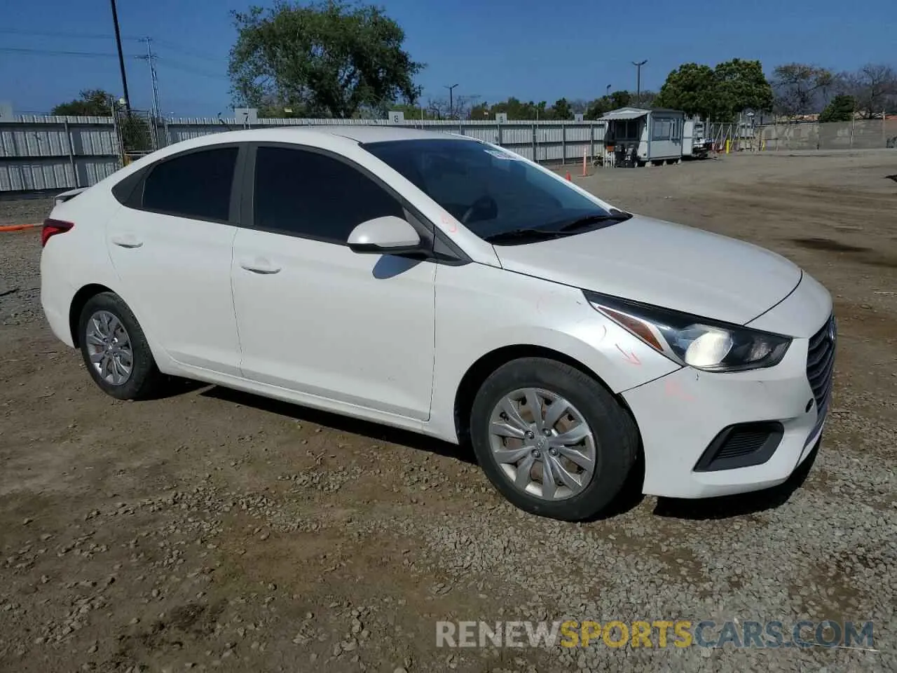 4 fotografías del automóvil dañado 3KPC24A36KE050757 HYUNDAI ACCENT 2019