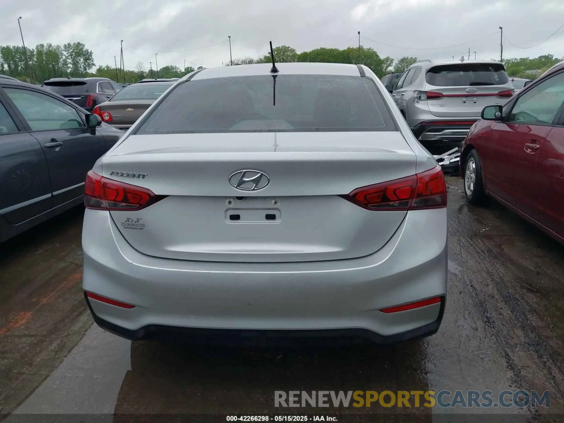 16 fotografías del automóvil dañado 3KPC24A36KE056459 HYUNDAI ACCENT 2019