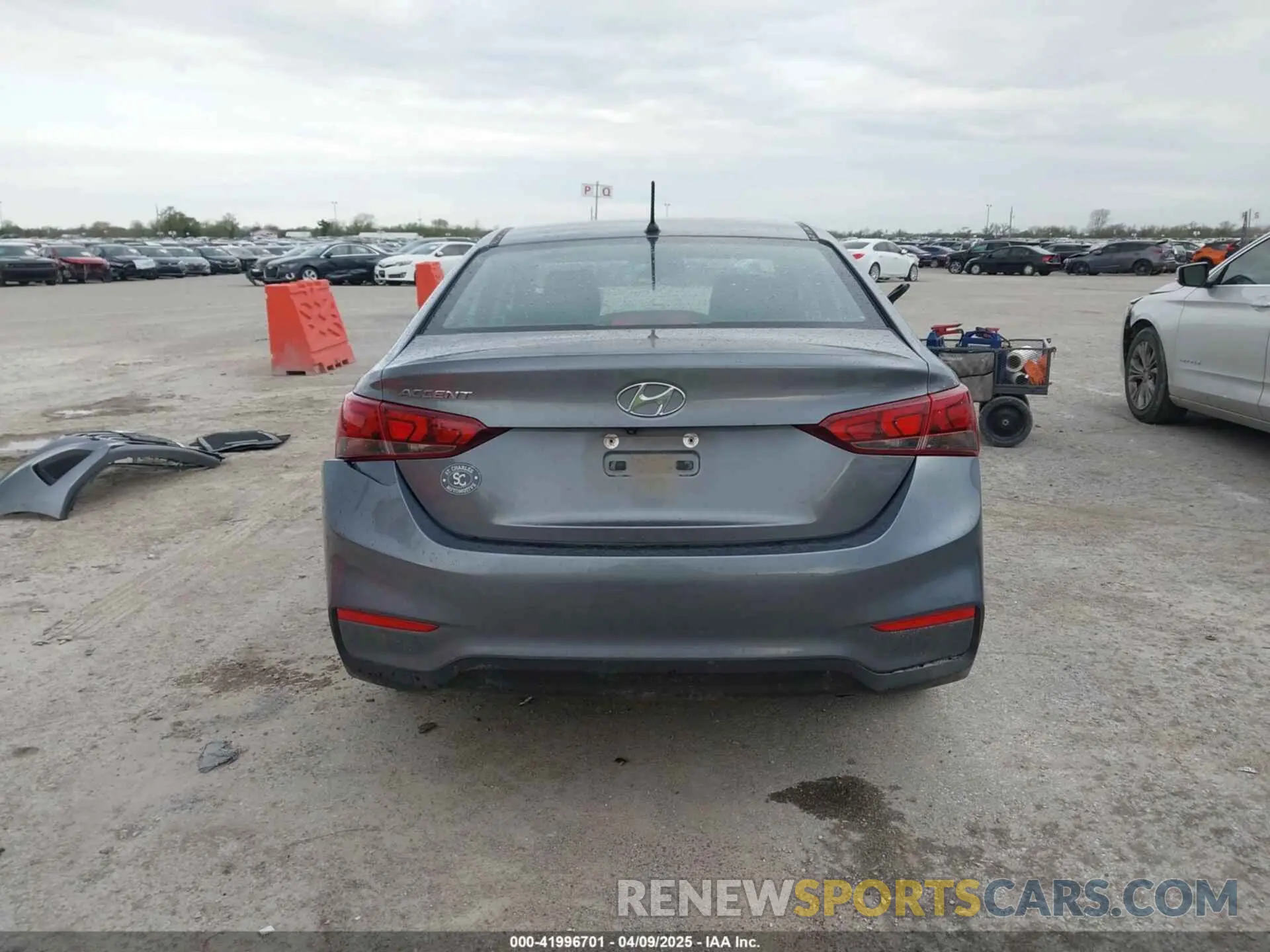 17 fotografías del automóvil dañado 3KPC24A37KE049861 HYUNDAI ACCENT 2019