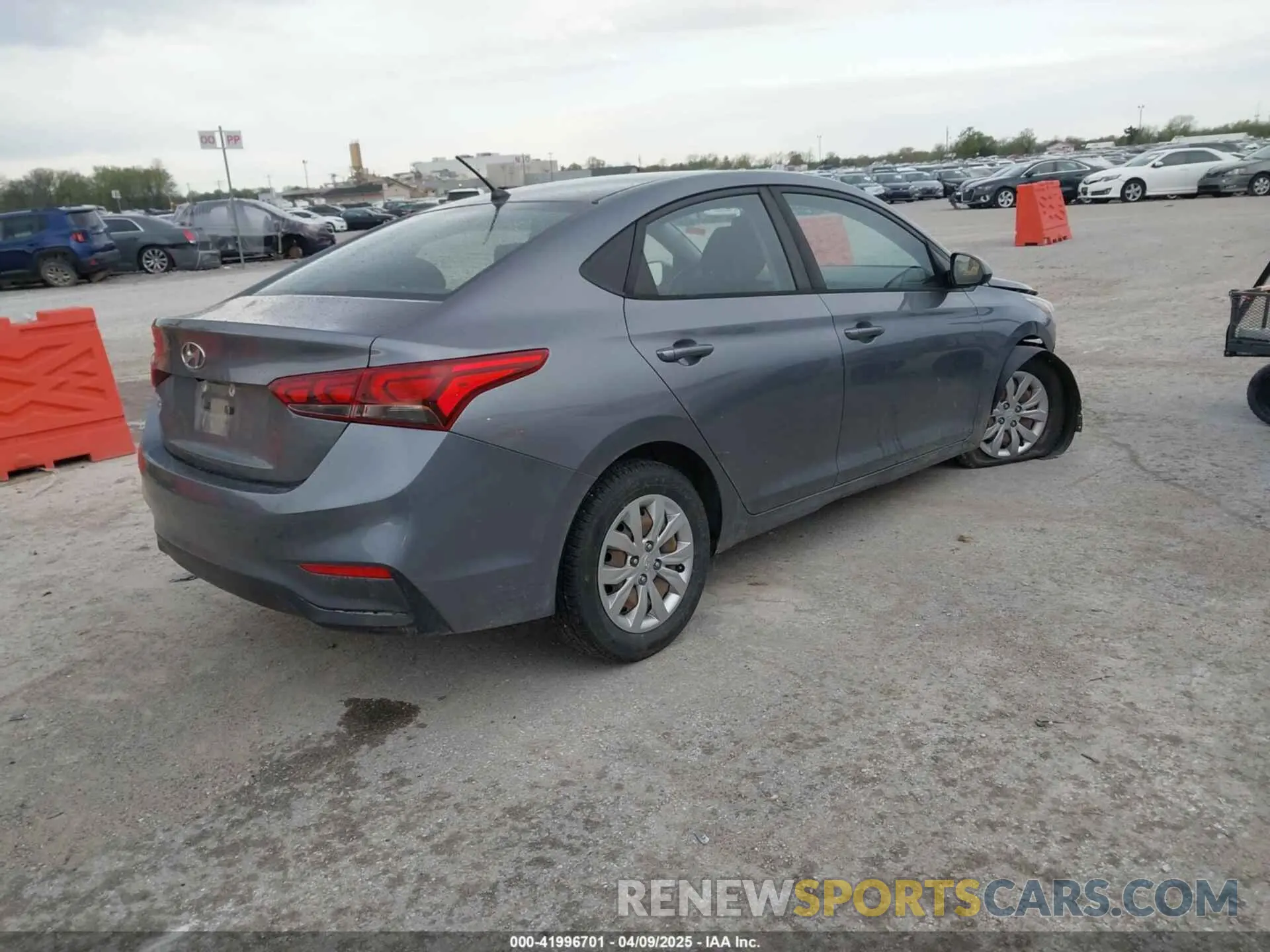 4 fotografías del automóvil dañado 3KPC24A37KE049861 HYUNDAI ACCENT 2019